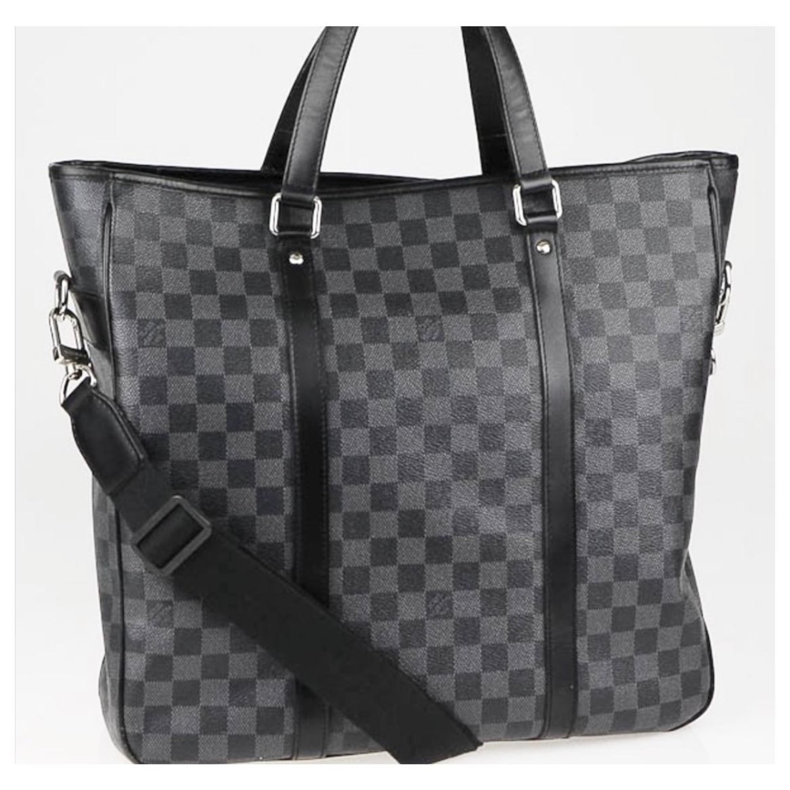 Louis Vuitton Tadao(Black)