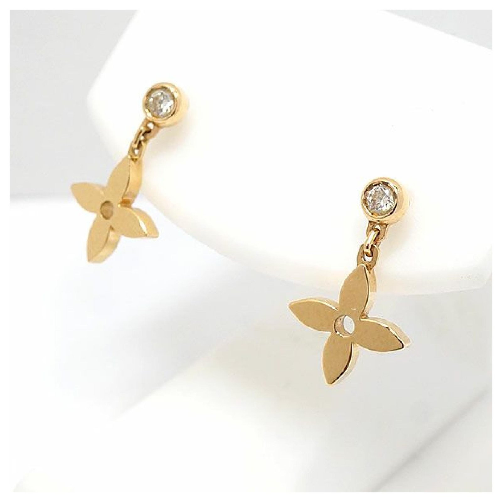 Luxury Idylle Blossom Diamond Stud Earrings