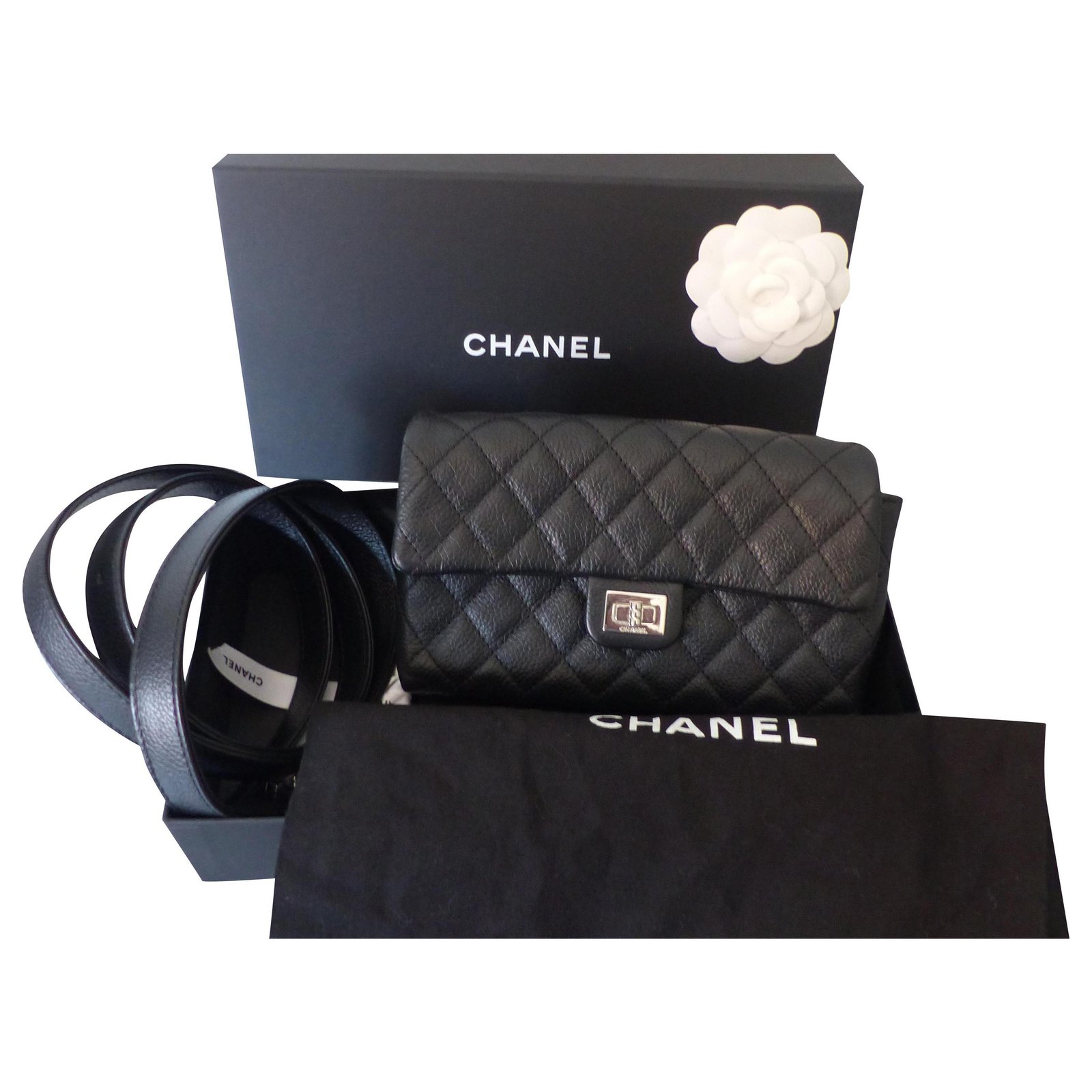 Chanel Clutch-Taschen Schwarz Leder ref.212510 - Joli Closet