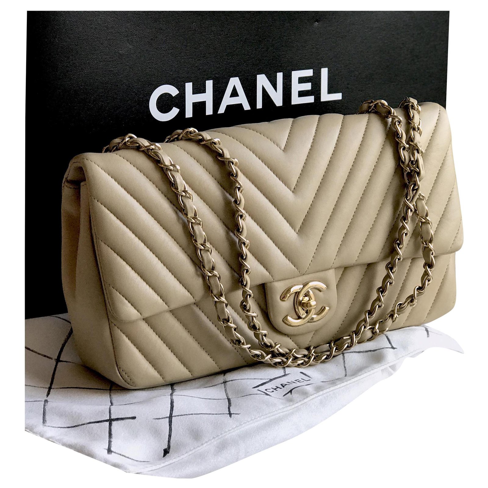 Timeless Chanel Classic Single Flap Bag Chevron con y bolsa para el polvo Beige Cuero - Joli Closet