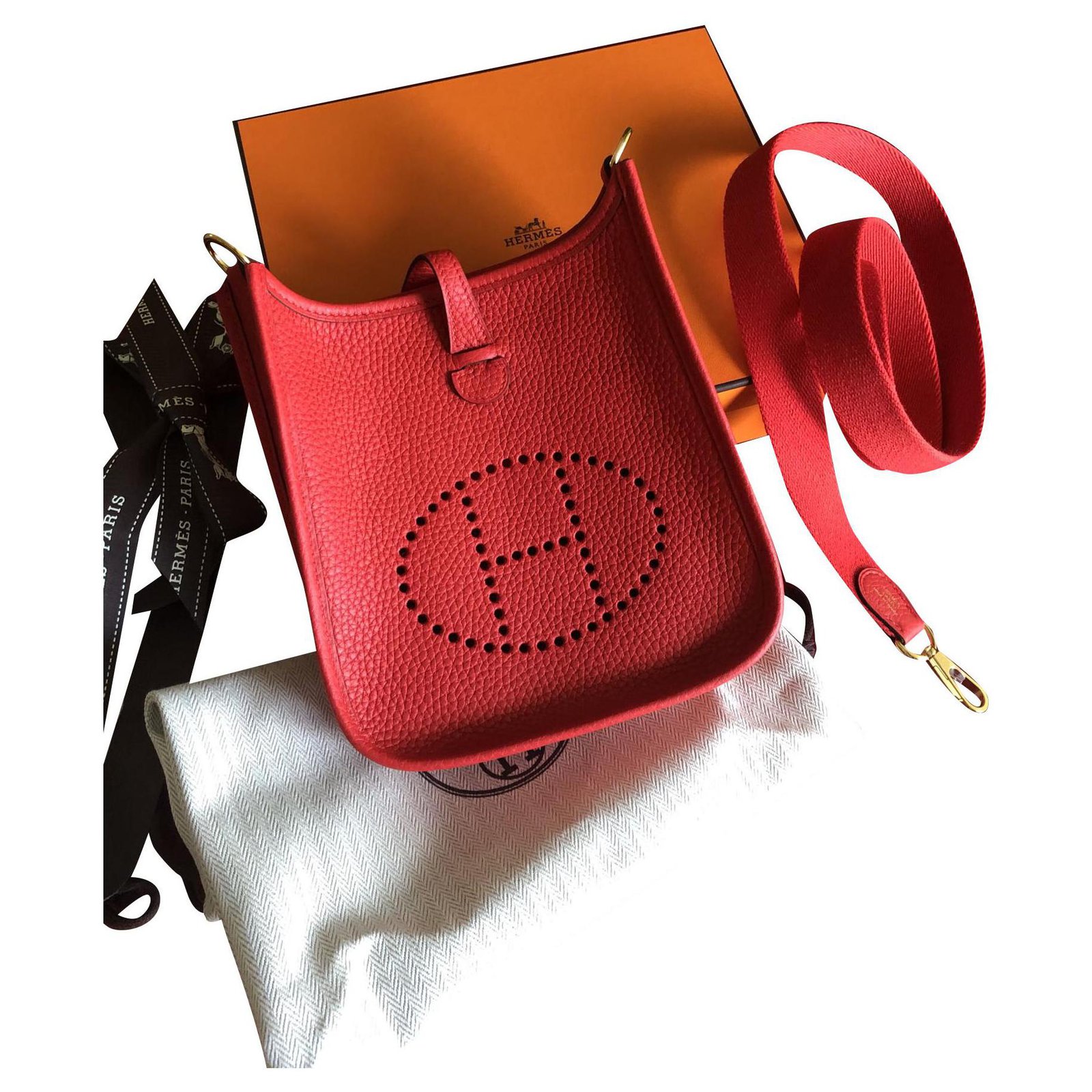 Hermès Mini Evelyne Red Leather ref.322461 - Joli Closet