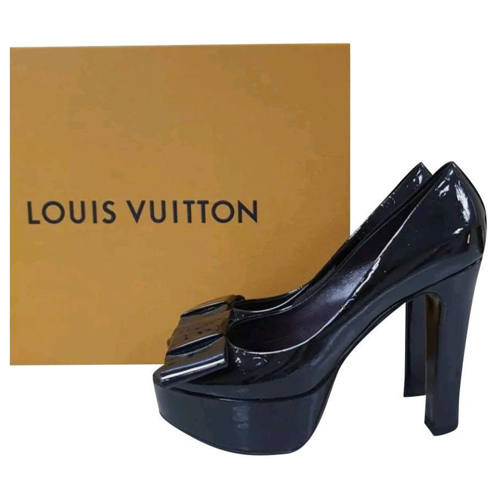 Christian Louboutin Louis Vuitton Amarante Monogram Vernis True Peep Toe  Pumps Sz. 37,5 Black Leather ref.221523 - Joli Closet
