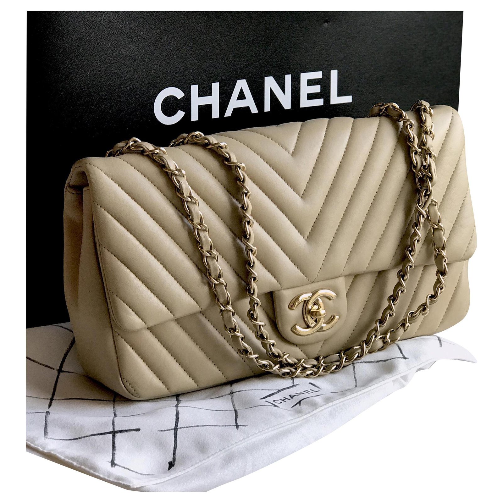 Timeless Chanel Classic Flap Bag with box , dustbag limited chevron Beige  Leather ref.223931 - Joli Closet