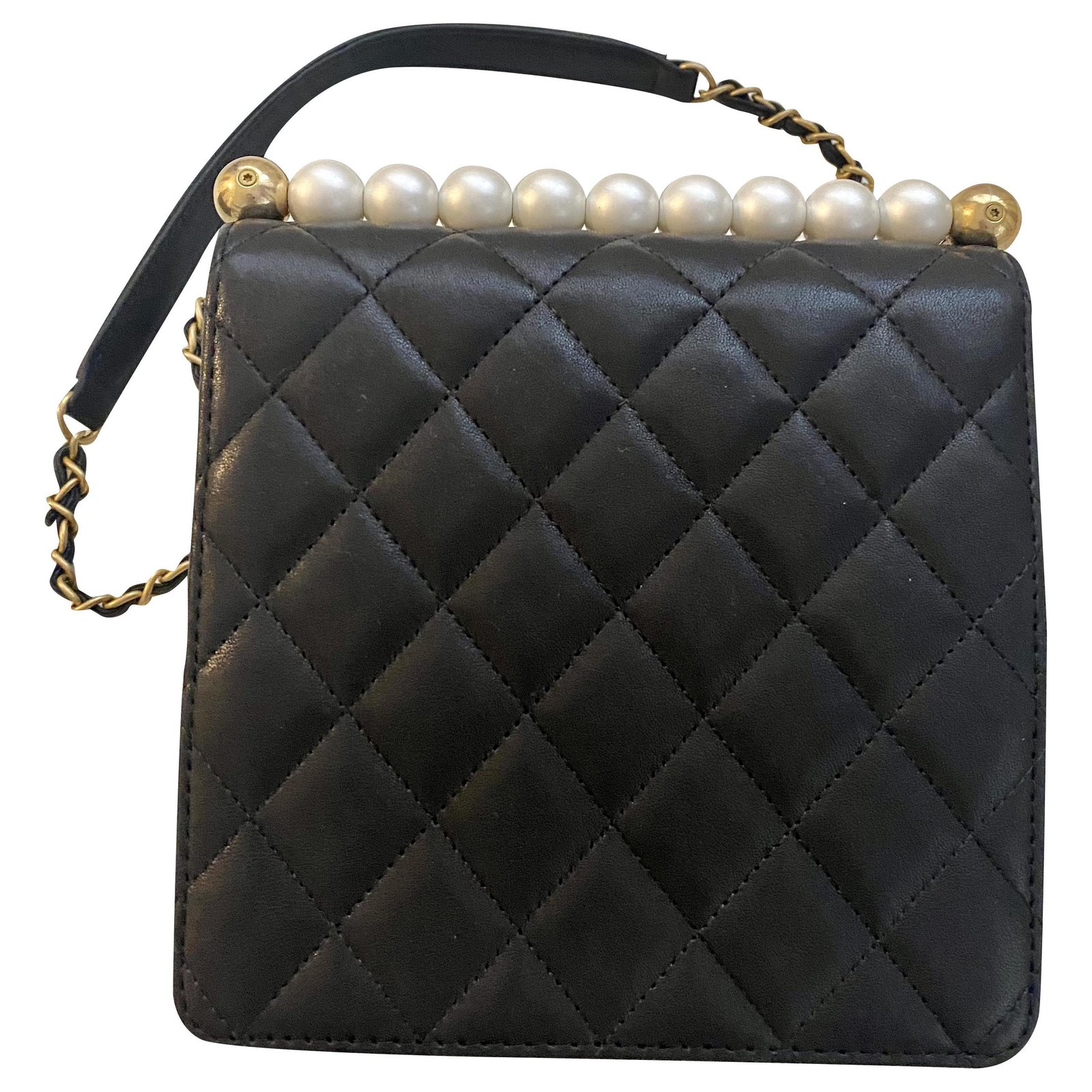 Timeless Chanel Flap Bag with pearls Black Leather ref.225468 - Joli Closet