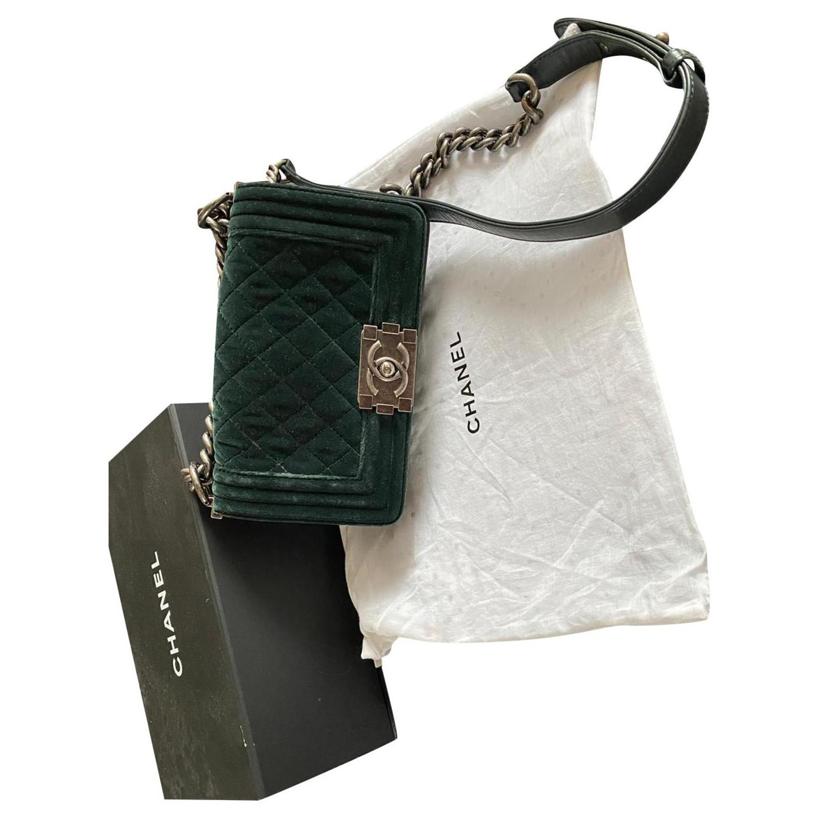 Boy Chanel Handbags Dark green Velvet ref.225528 - Joli Closet