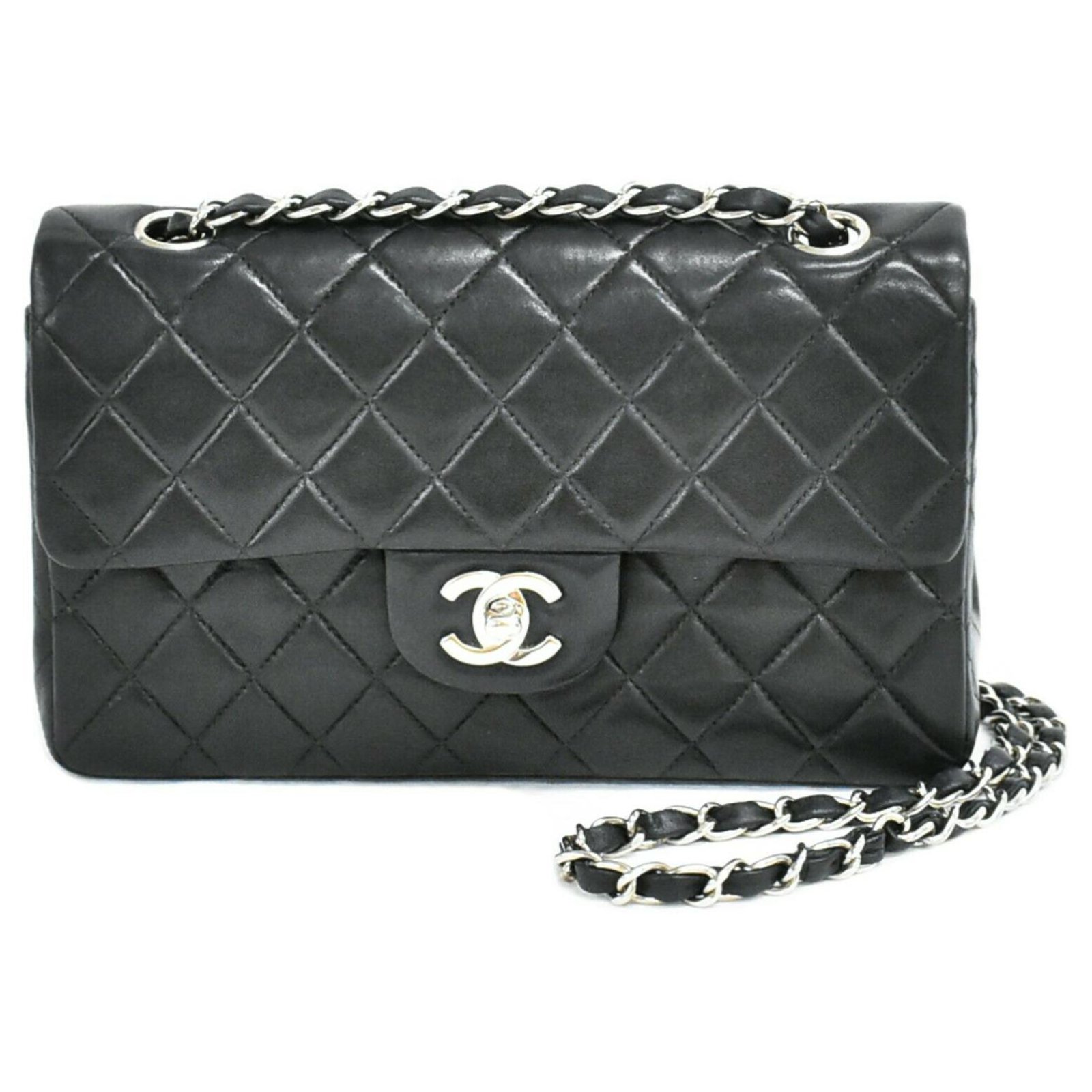 Chanel flap bag Black Leather ref.226657 - Joli Closet