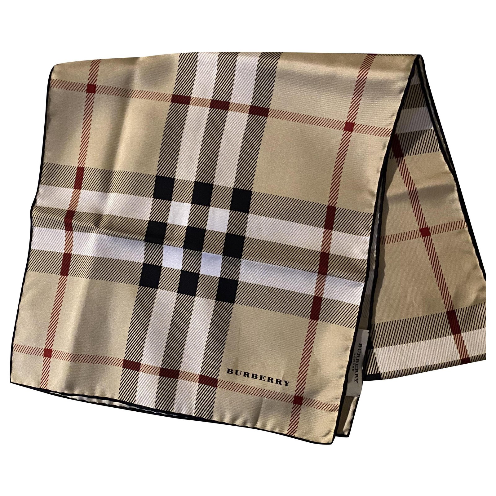 Burberry Silk scarves Beige ref.227265 - Joli Closet