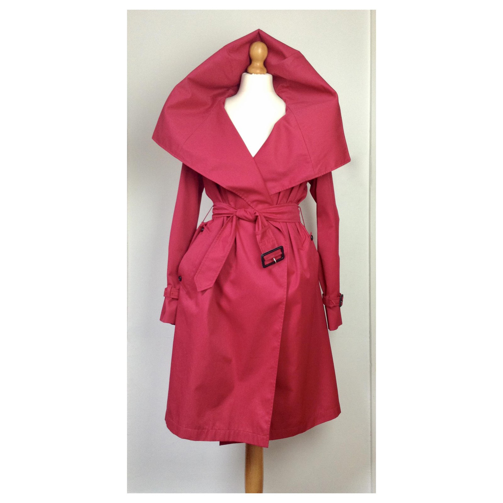 Aquascutum Unique Stylish Trench Coat Red Polyester ref.227389