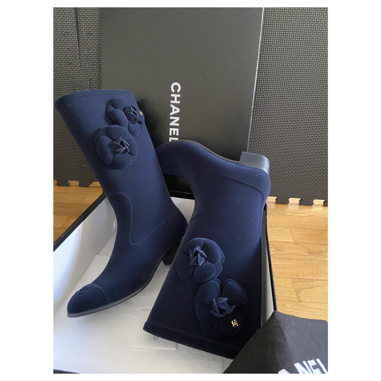 Chanel Camellia rain boots Navy blue Velvet ref.227588 Joli Closet