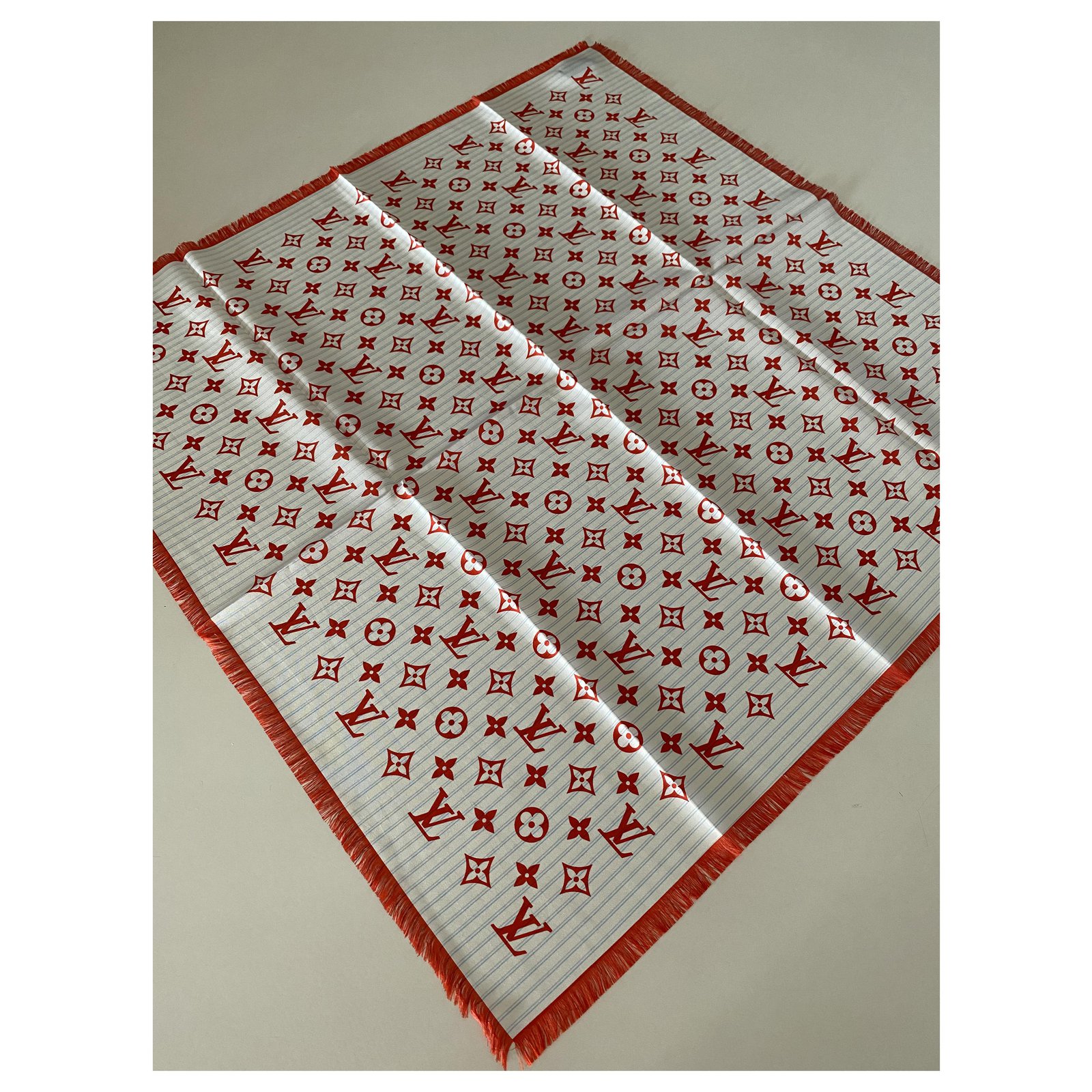 Red Louis Vuitton Monogram Scarf Pattern