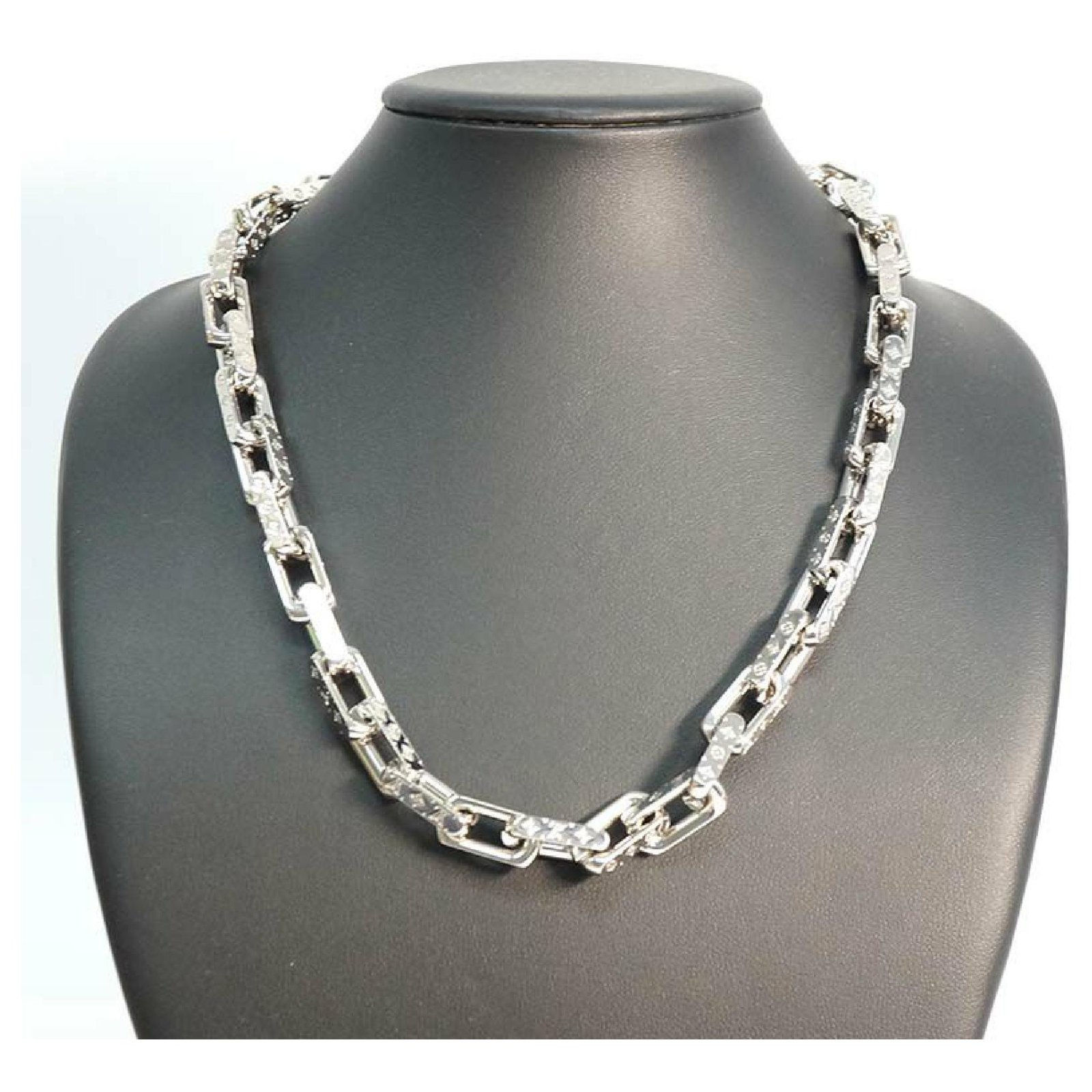 Necklace Louis Vuitton Grey in Metal - 32150395