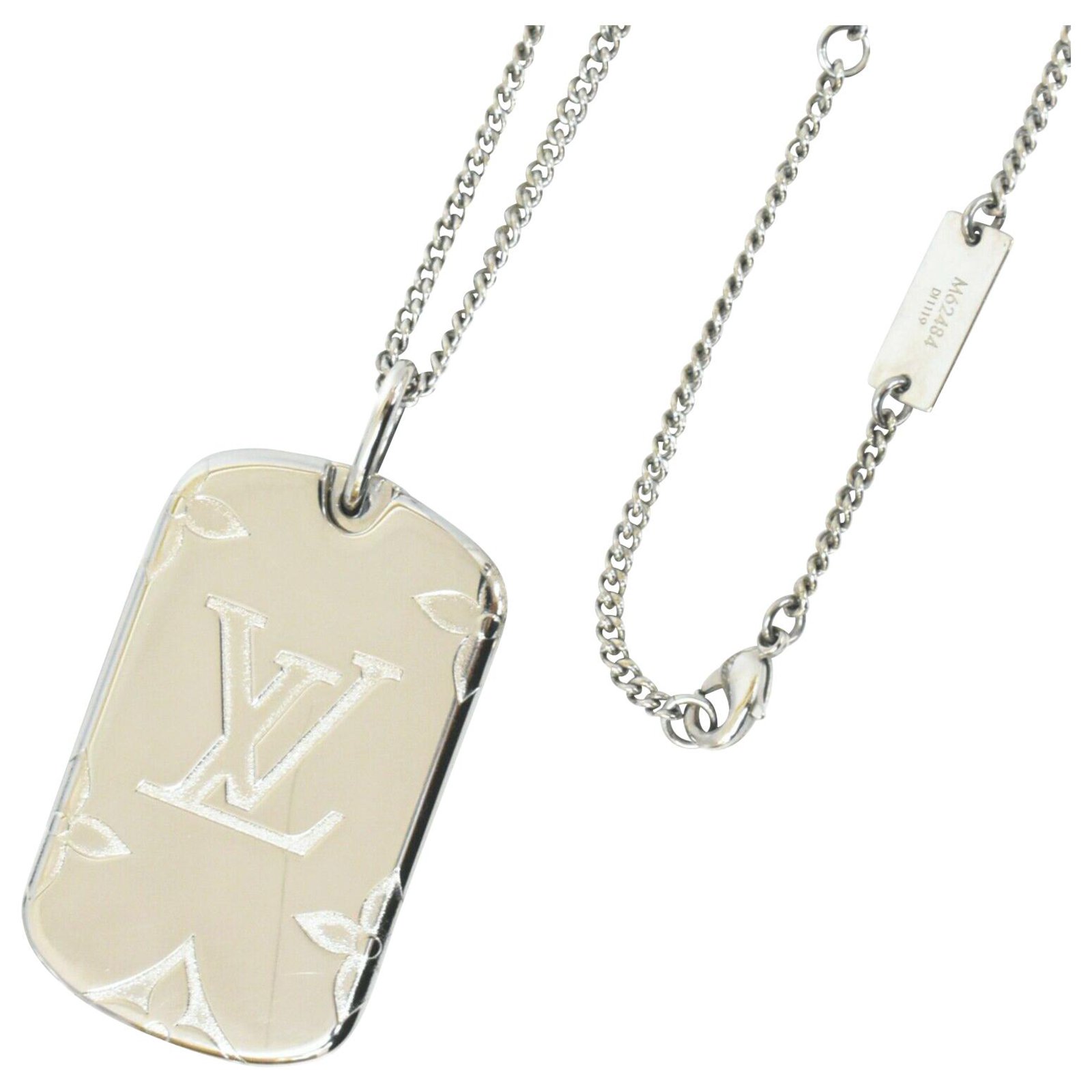 Louis Vuitton Monogram Locket Necklace (COLLIER MEDAILLON MONOGRAM, M62484)