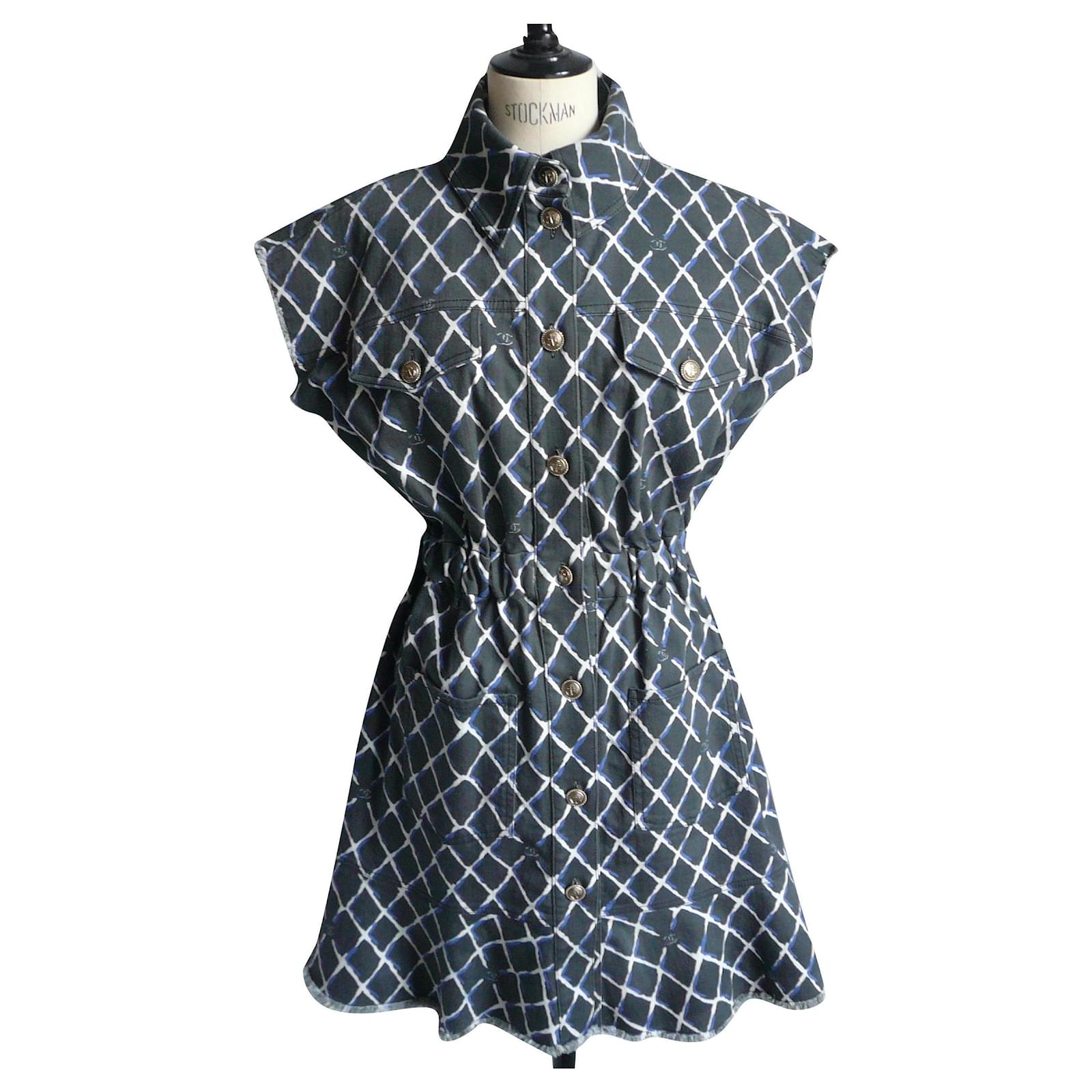 CHANEL Vestido camisero de algodón con estampado de rombos en muy buen  estado T38 Azul ref.237499 - Joli Closet