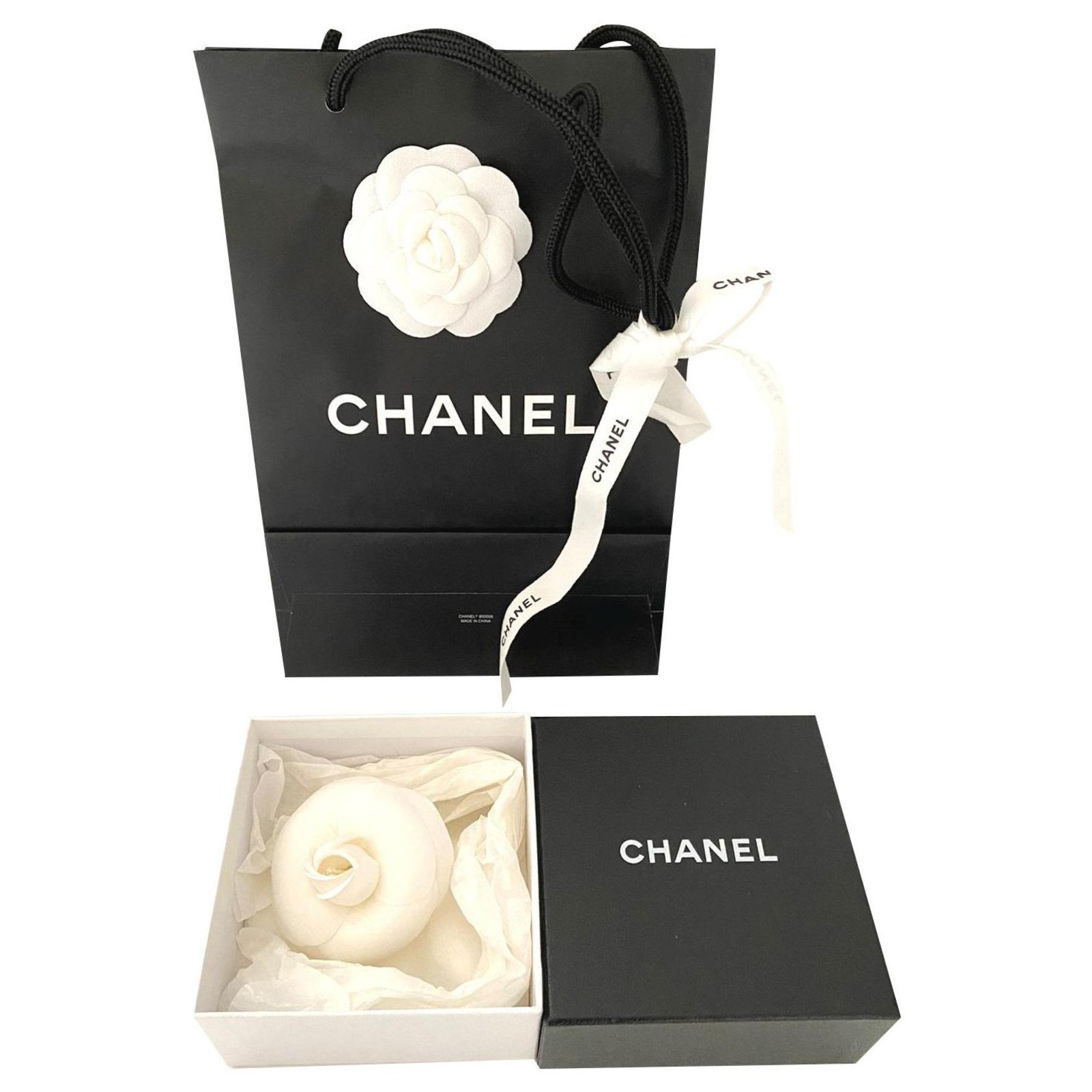 Chanel CAMELLIA White Silk ref.238743 - Joli Closet