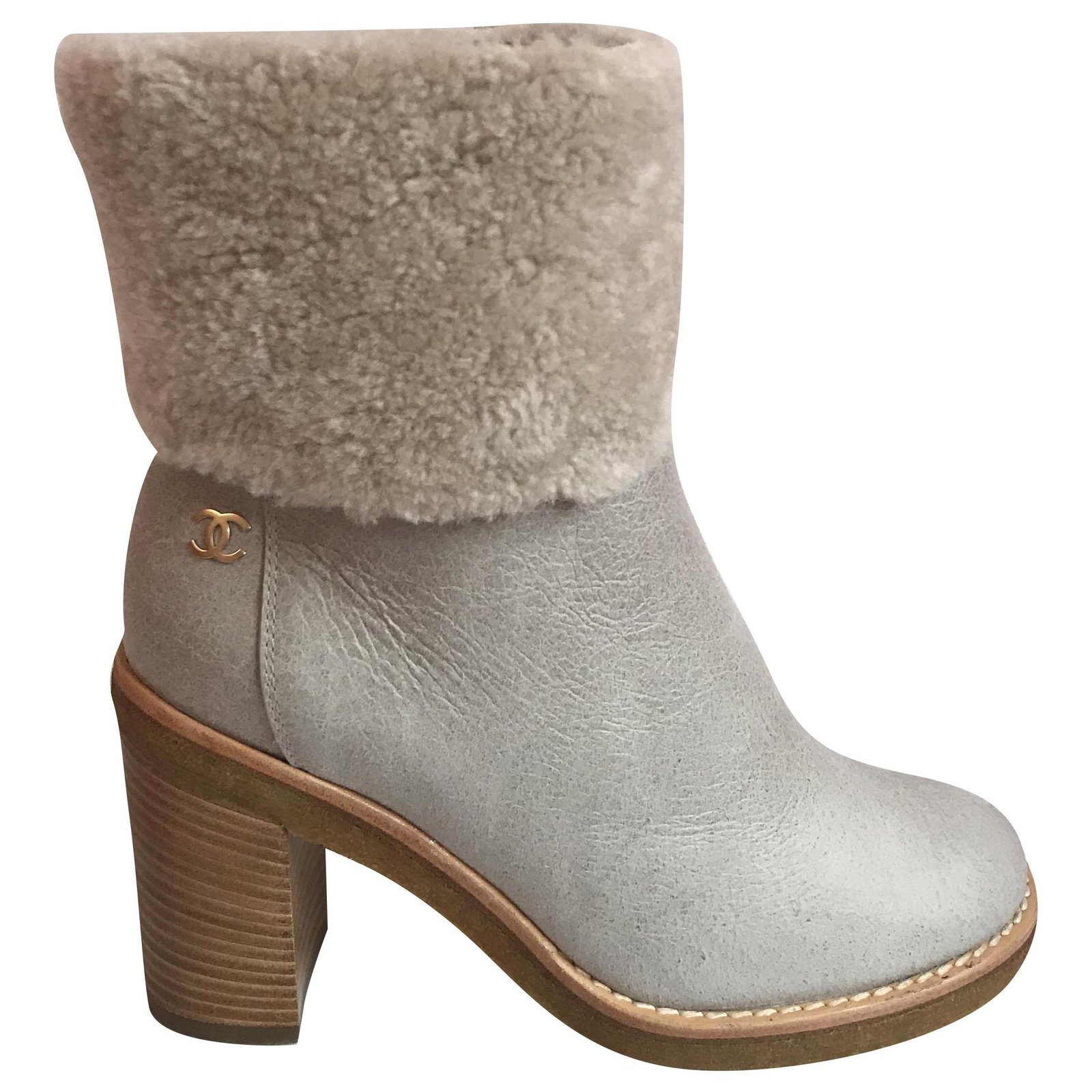 Chanel Ankle Boots Grey Leather ref.240658 - Joli Closet