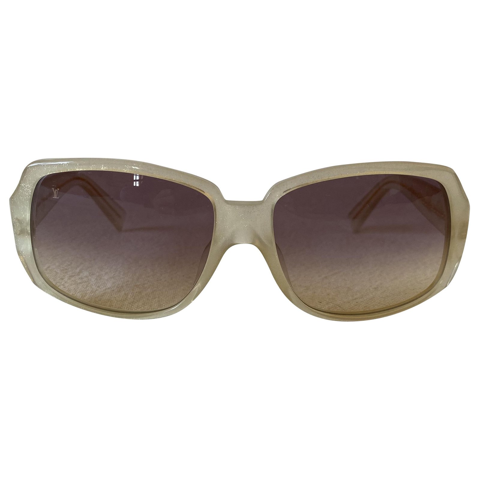 Louis Vuitton Sunglasses Beige Acetate ref.241021 - Joli Closet