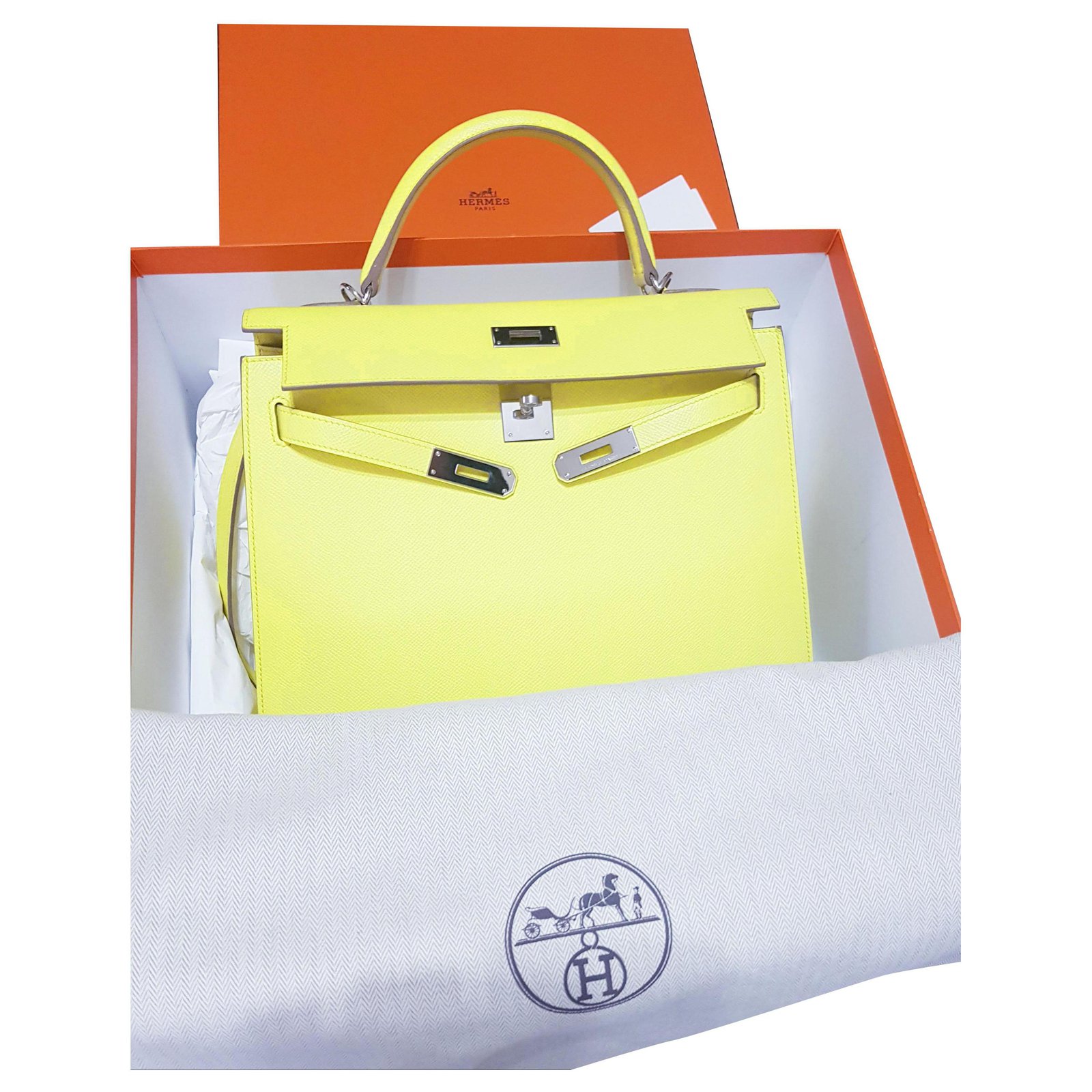 Jaune Sellier Kelly 32cm in Epsom Leather with Gold Hardware, 2000, Handbags & Accessories, 2021
