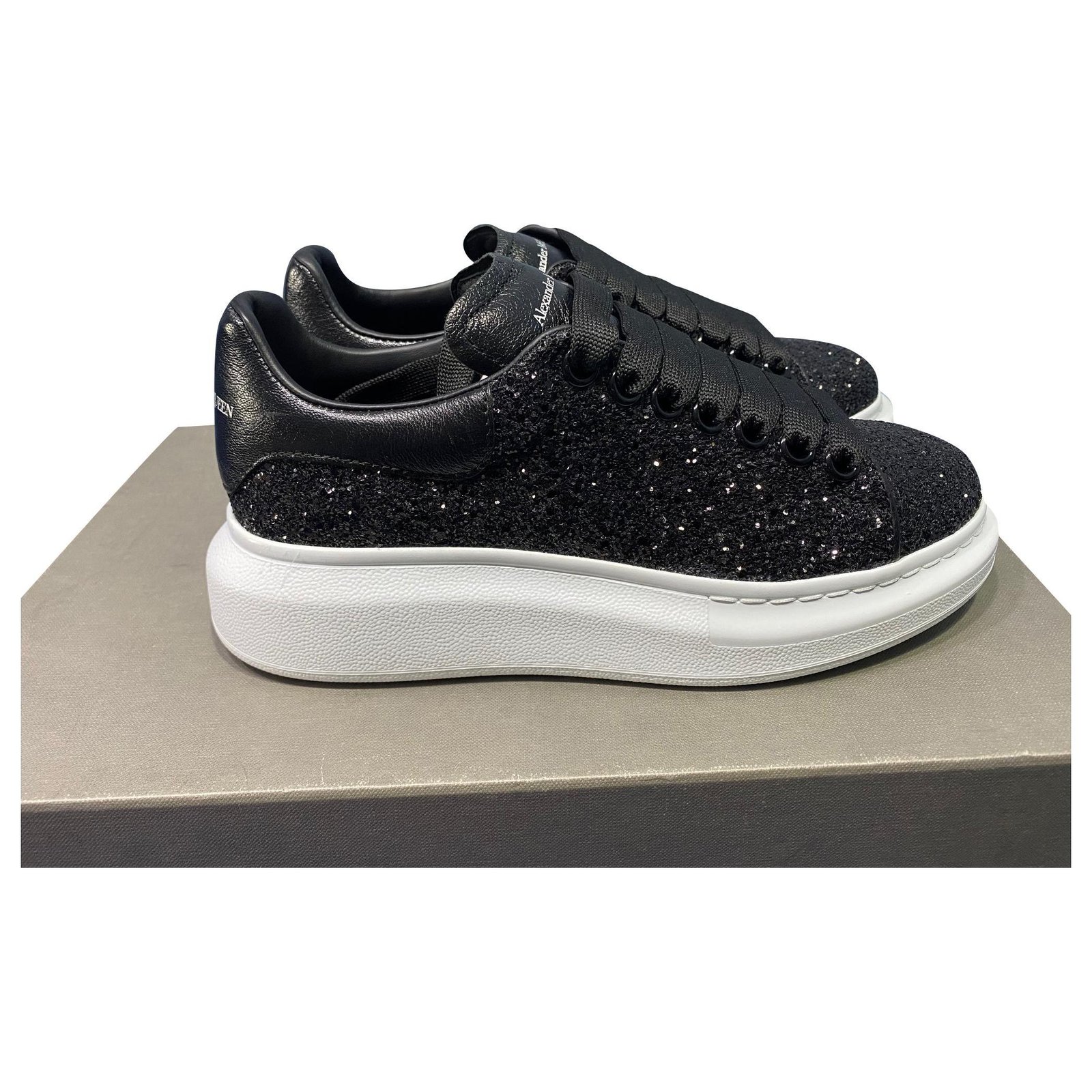 Alexander mcqueen basket hotsell noir brillant