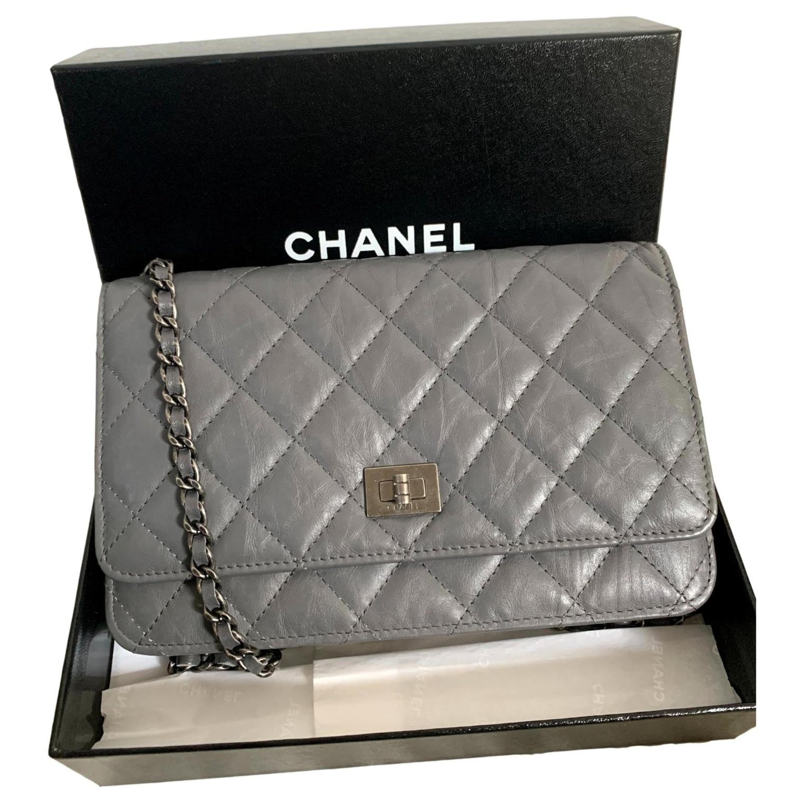 Wallet On Chain Chanel Clutch bags Grey Lambskin ref.245406 - Closet