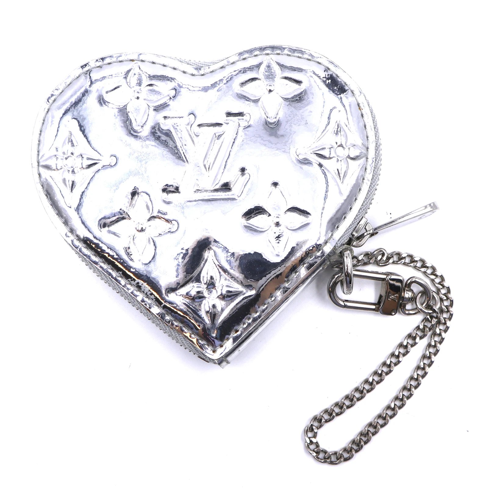 Louis Vuitton Silver Monogram Mirror Metallic Heart Wallet Silvery Leather  ref.252274 - Joli Closet