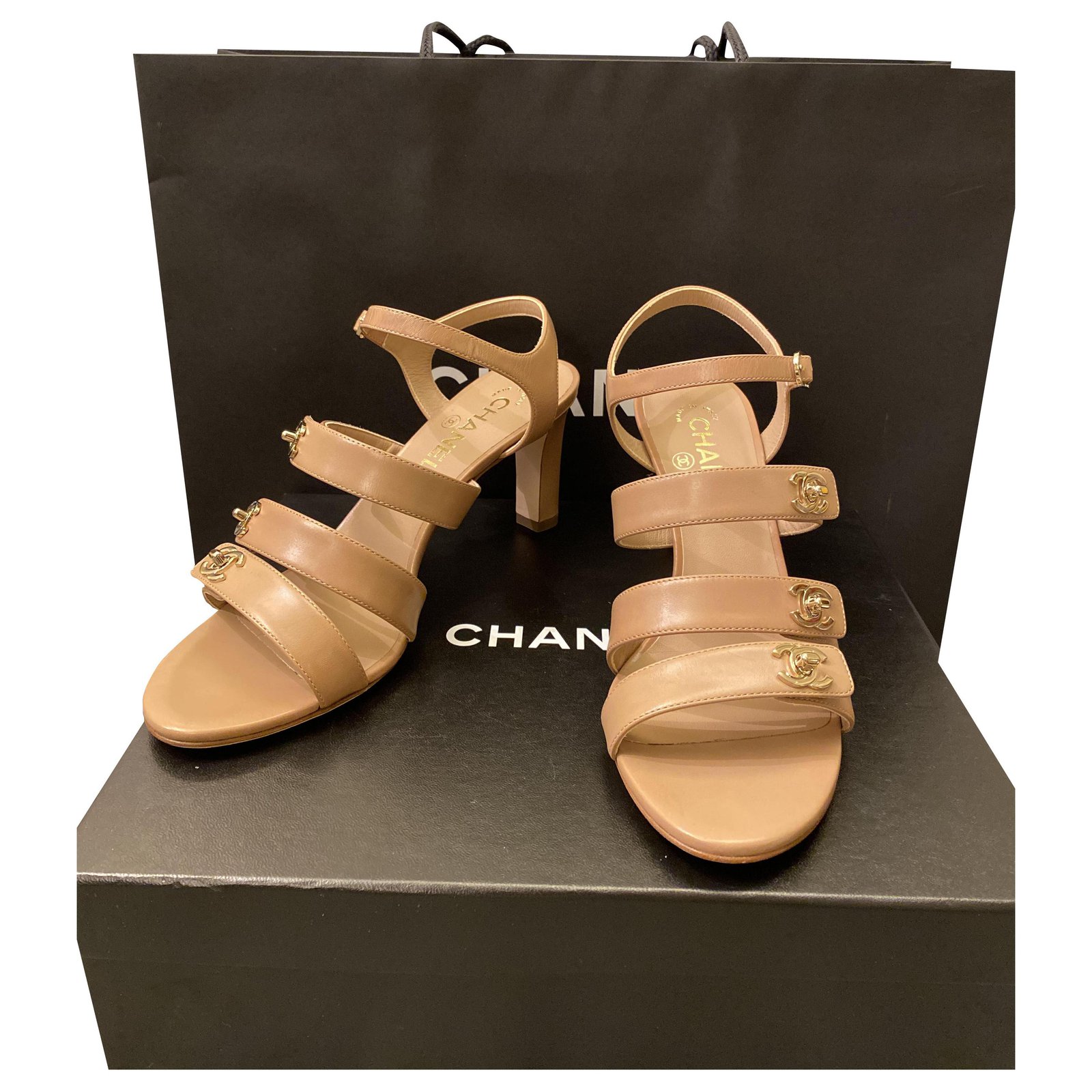 Chanel Sandals Beige Leather ref.253864 - Joli Closet