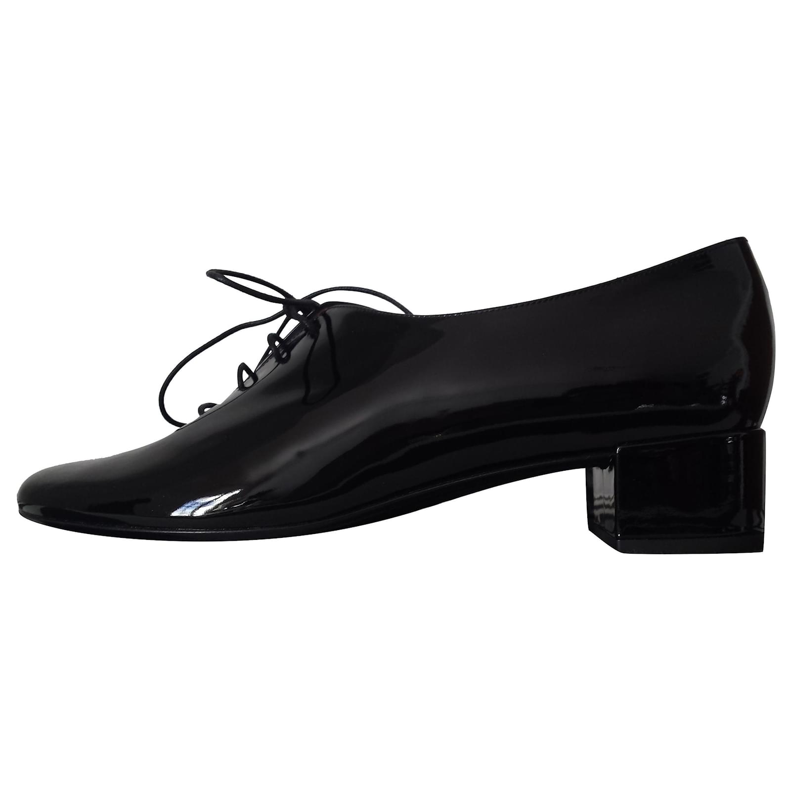 Autre Marque Scarpe derby con tacco richelieu Nero Pelle verniciata  ref.255375 - Joli Closet