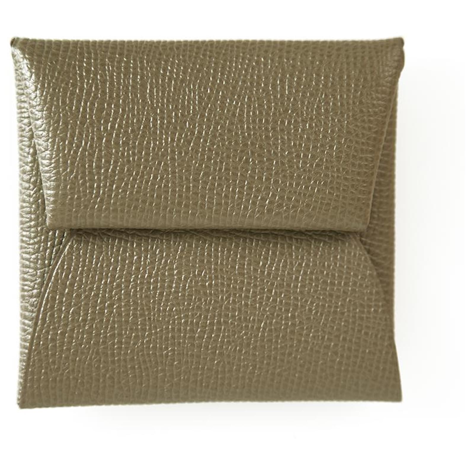Hermès Monedero Hermes Bastia Change en piel de becerro Epsom con monedero  de paladio Gris pardo Cuero ref.256466 - Joli Closet
