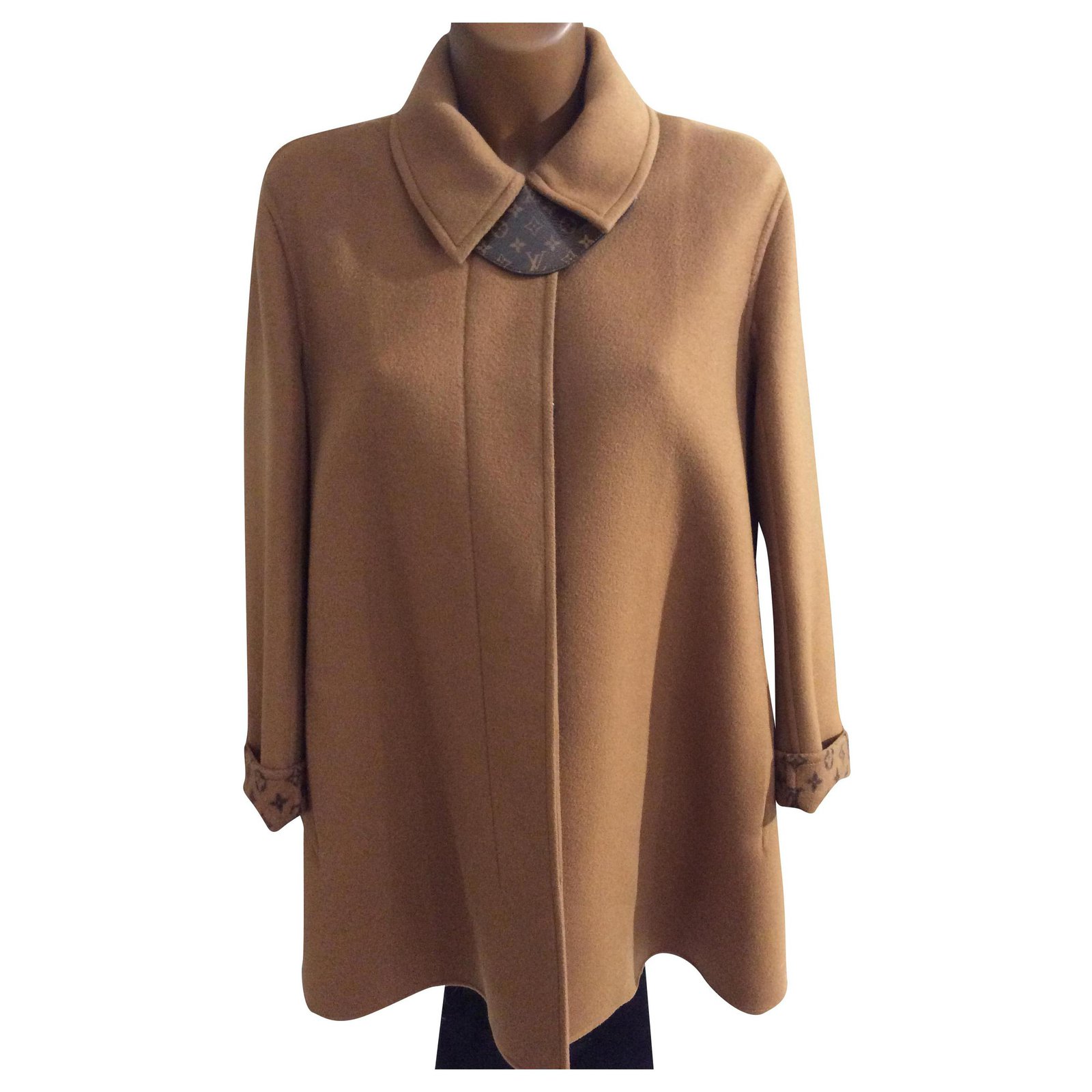 Louis Vuitton Wool coat Caramel ref.256523 - Joli Closet