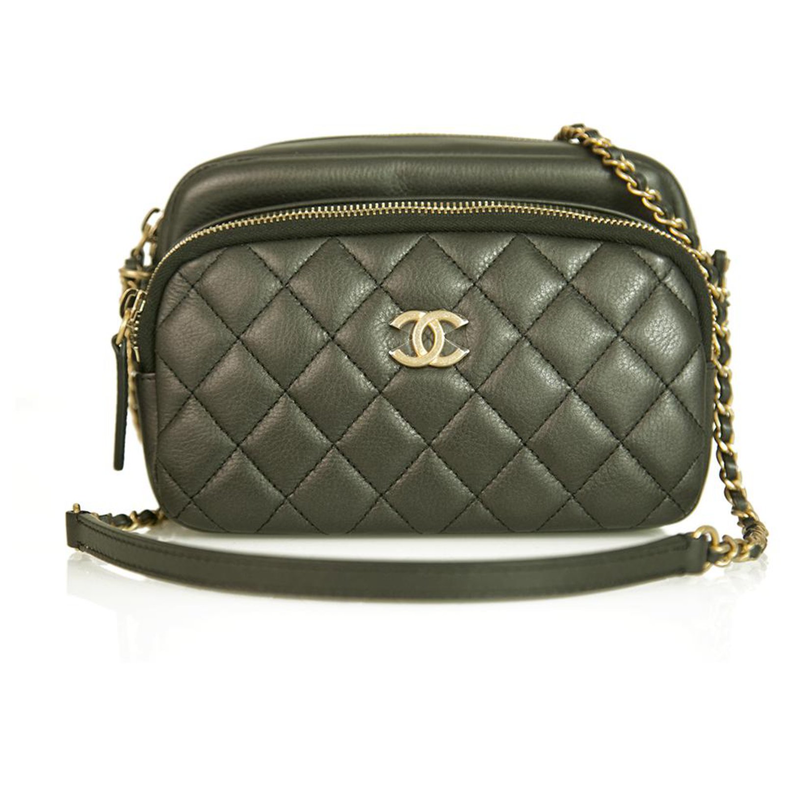 Chanel Black Leather Camera Bag Crossbody Messenger AS1230 Bag 2020C in  mint condition ref.256656 - Joli Closet