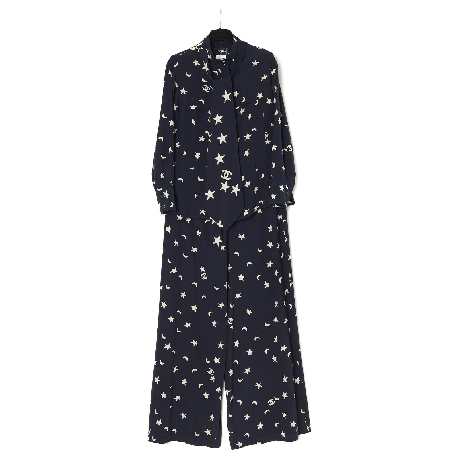 Chanel NAVY SILK STARS AND MOON FR38 Cream Navy blue ref.257676 - Joli  Closet