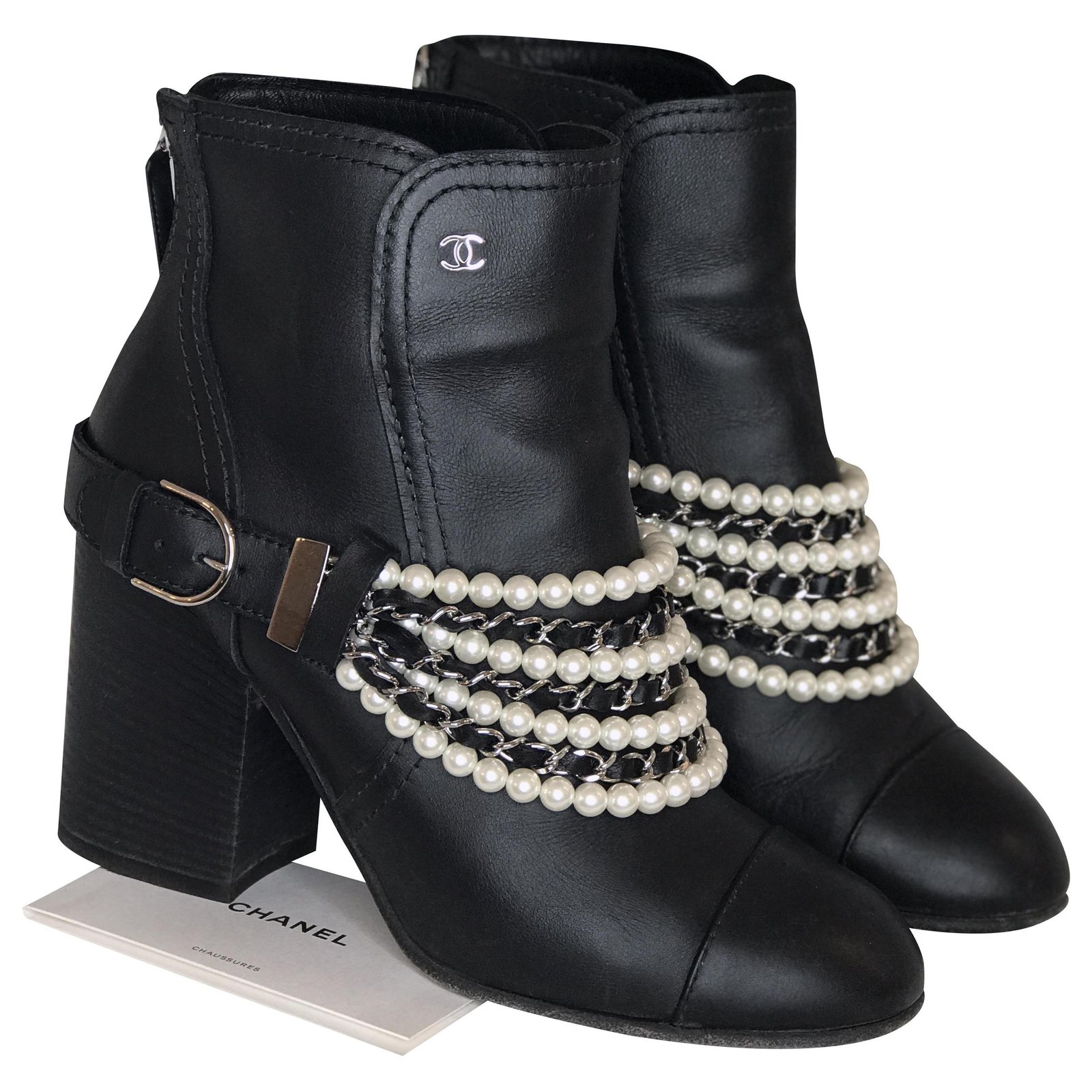 Chanel Botas con perlas y Negro Cuero ref.263722 - Joli Closet