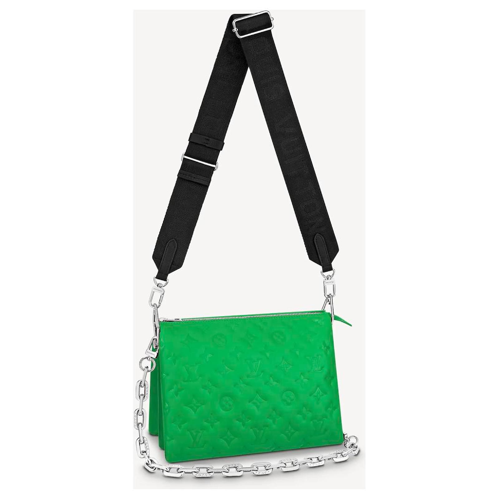 Louis Vuitton LV Coussin PM verde nuovo Pelle ref.264174 - Joli Closet