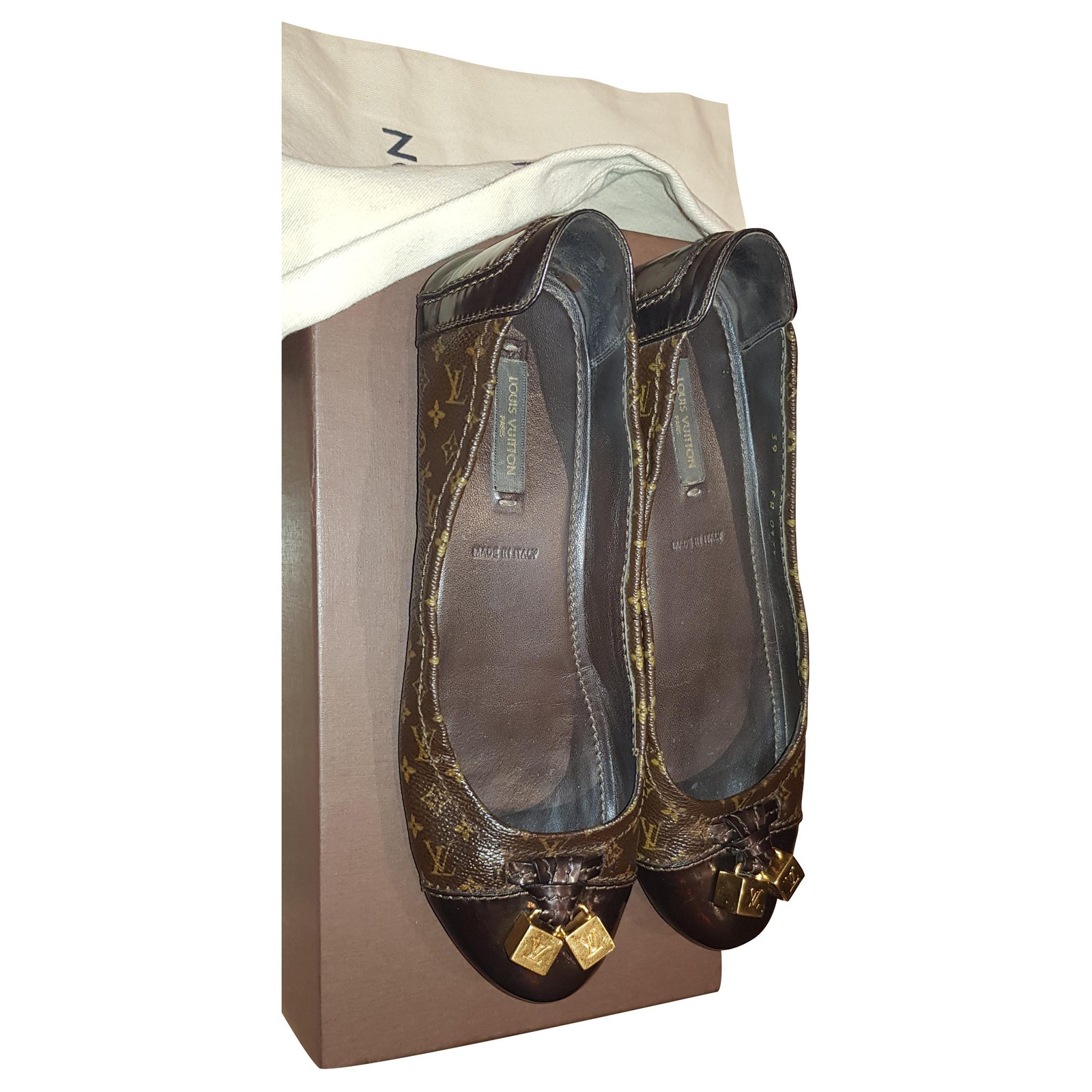 Louis Vuitton Ballet flats Brown Patent leather ref.264475 - Joli