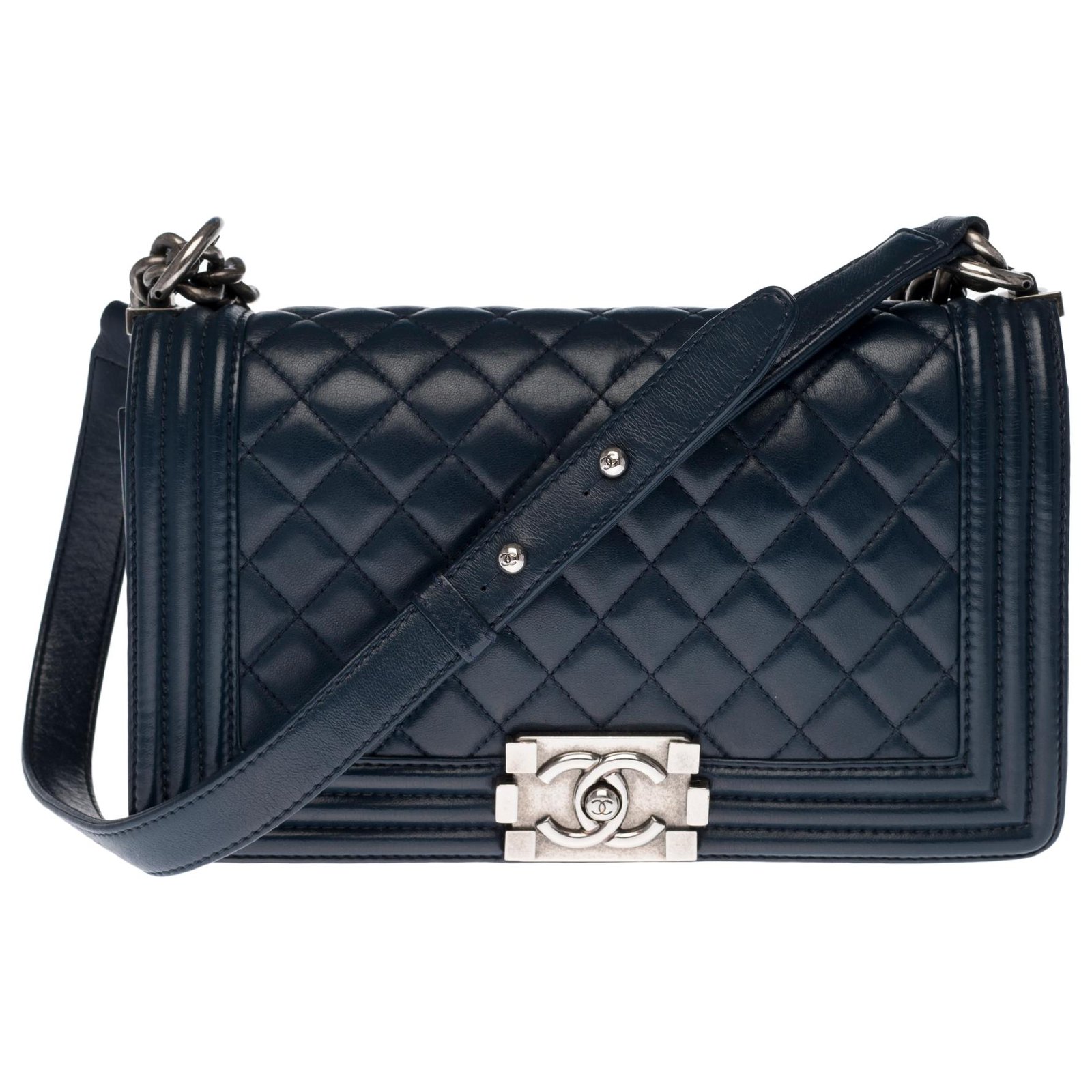 Chanel Boy old medium bag in navy blue quilted leather , Aged silver metal  trim ref.266008 - Joli Closet