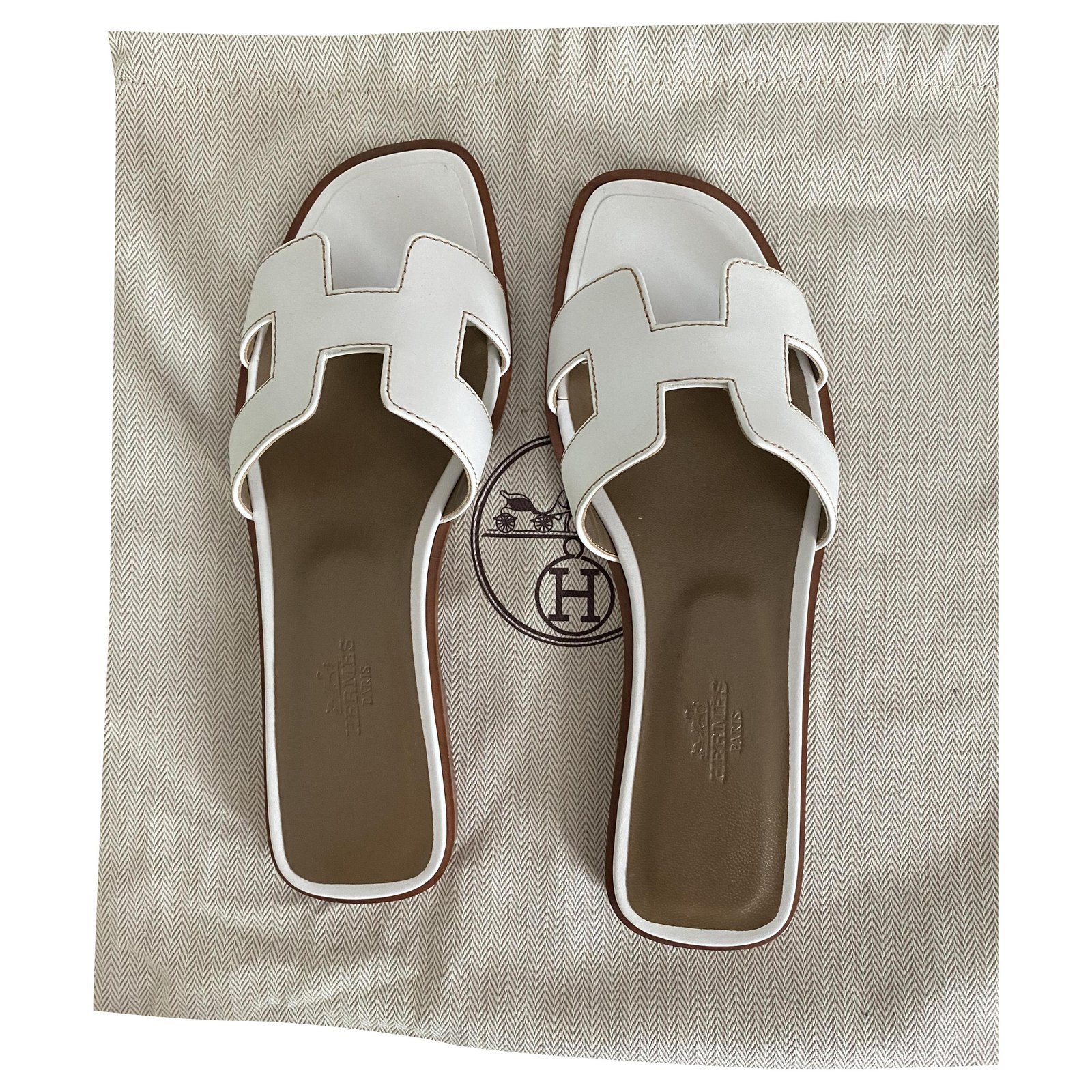 Hermès Oran sandalwood White Leather ref.266577 - Joli Closet
