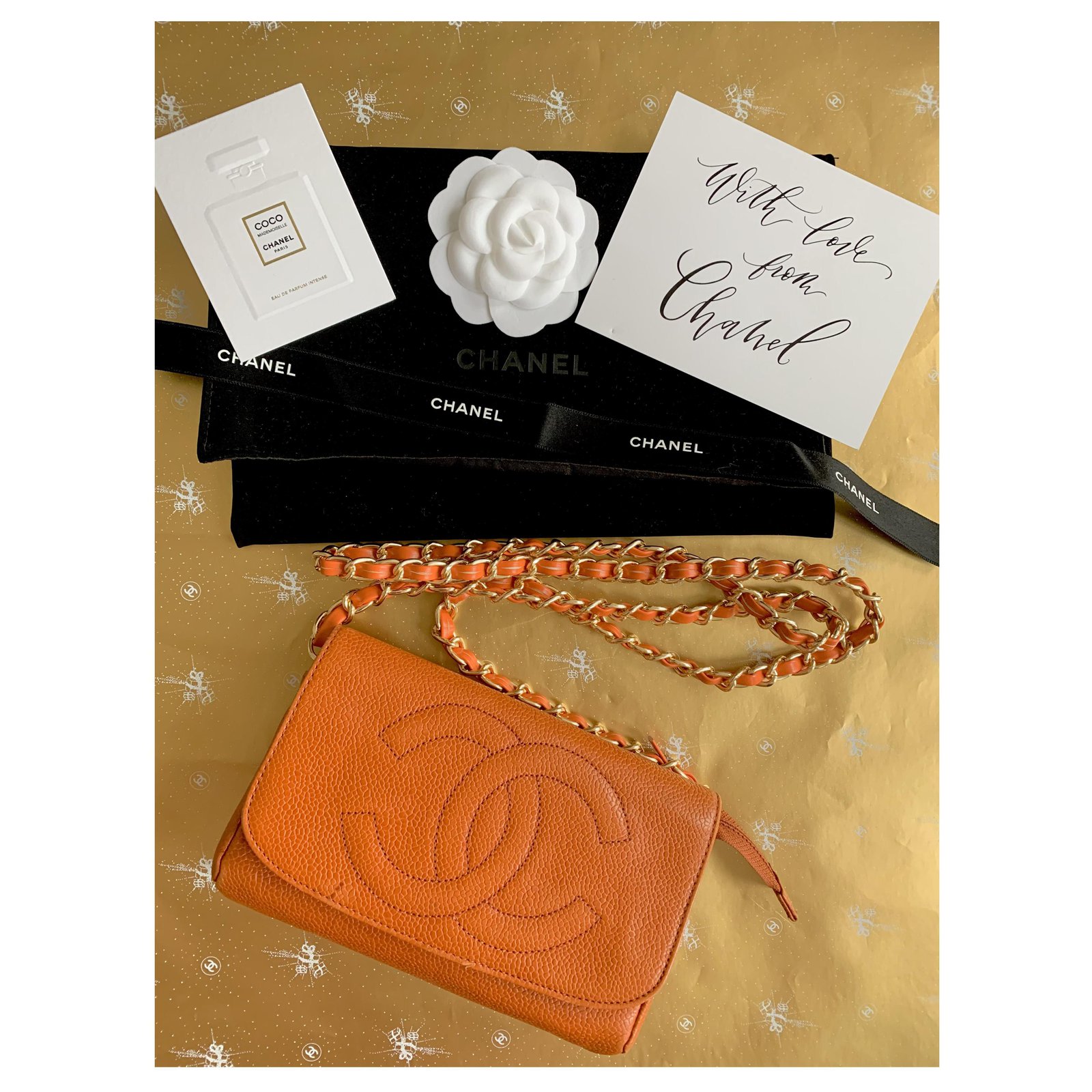 Chanel Clutch bags Orange Leather ref.266965 - Joli Closet