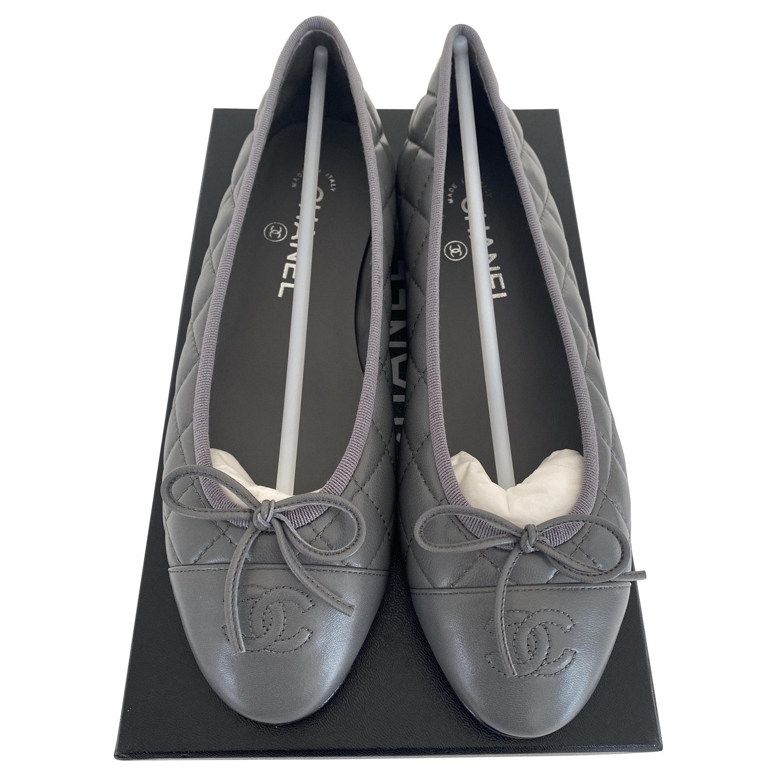 Chanel ballet flats in gray leather , taille 38 Grey ref.275074