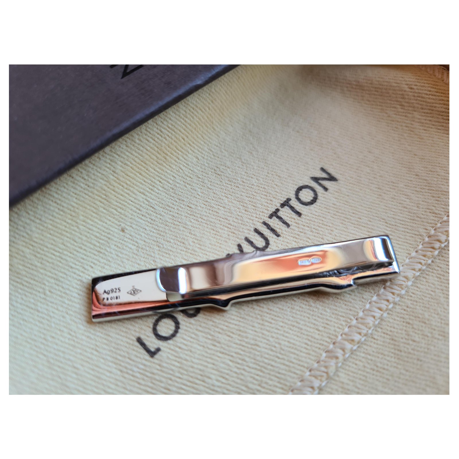 Louis Vuitton Lv initiales tie clip (FERMACRAVATTA LV INITIALES