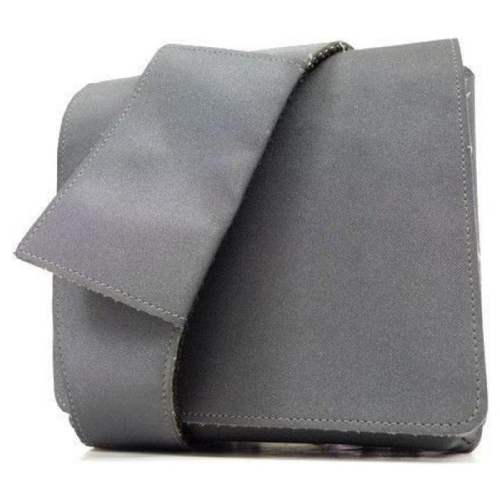 Chanel Waist Sports Logo Belt Grey Nylon Shoulder Bag ref.290215 - Joli  Closet