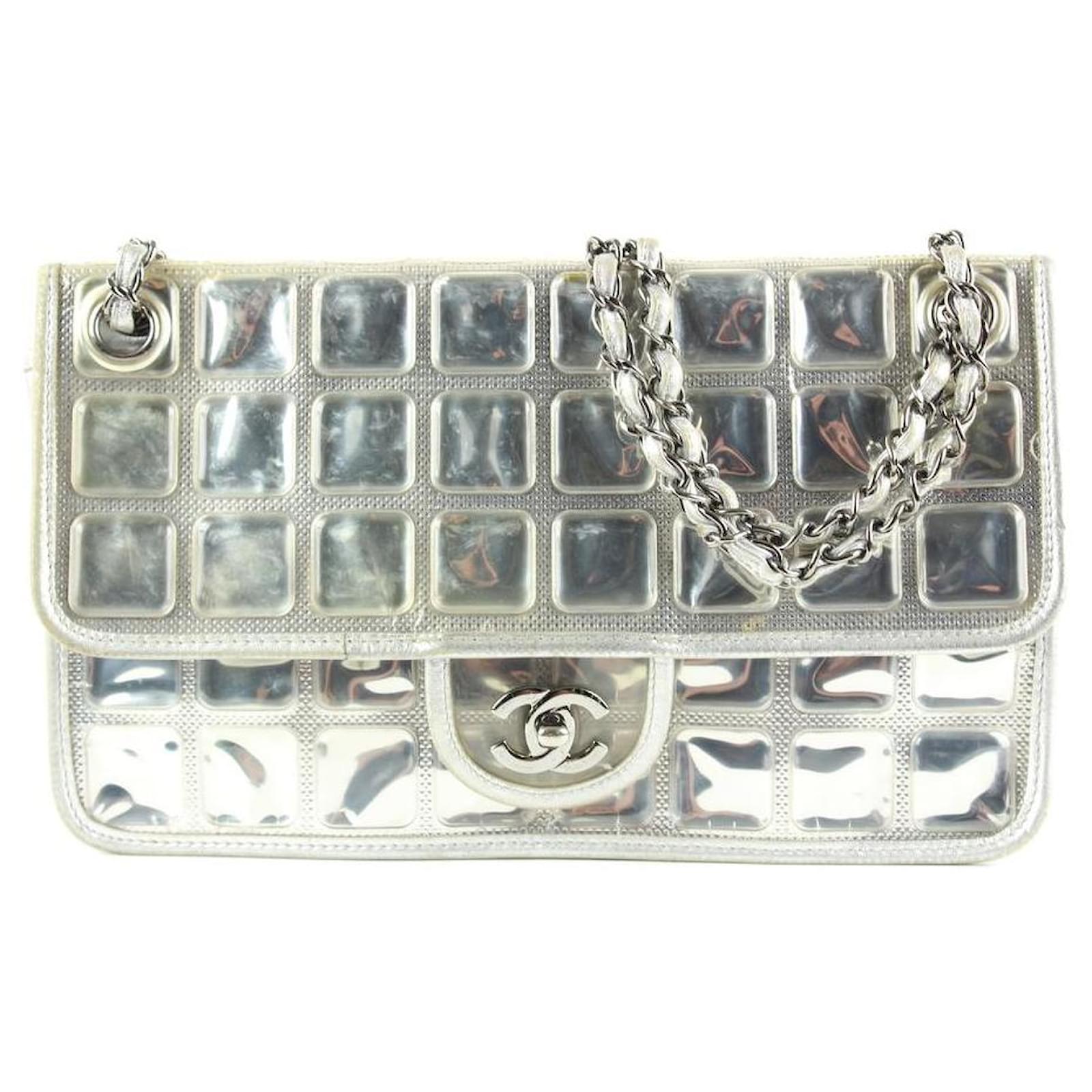Chanel Cubo di ghiaccio trapuntato argento con barretta di cioccolato  classica borsa con pattina a catena Pelle ref.293496 - Joli Closet