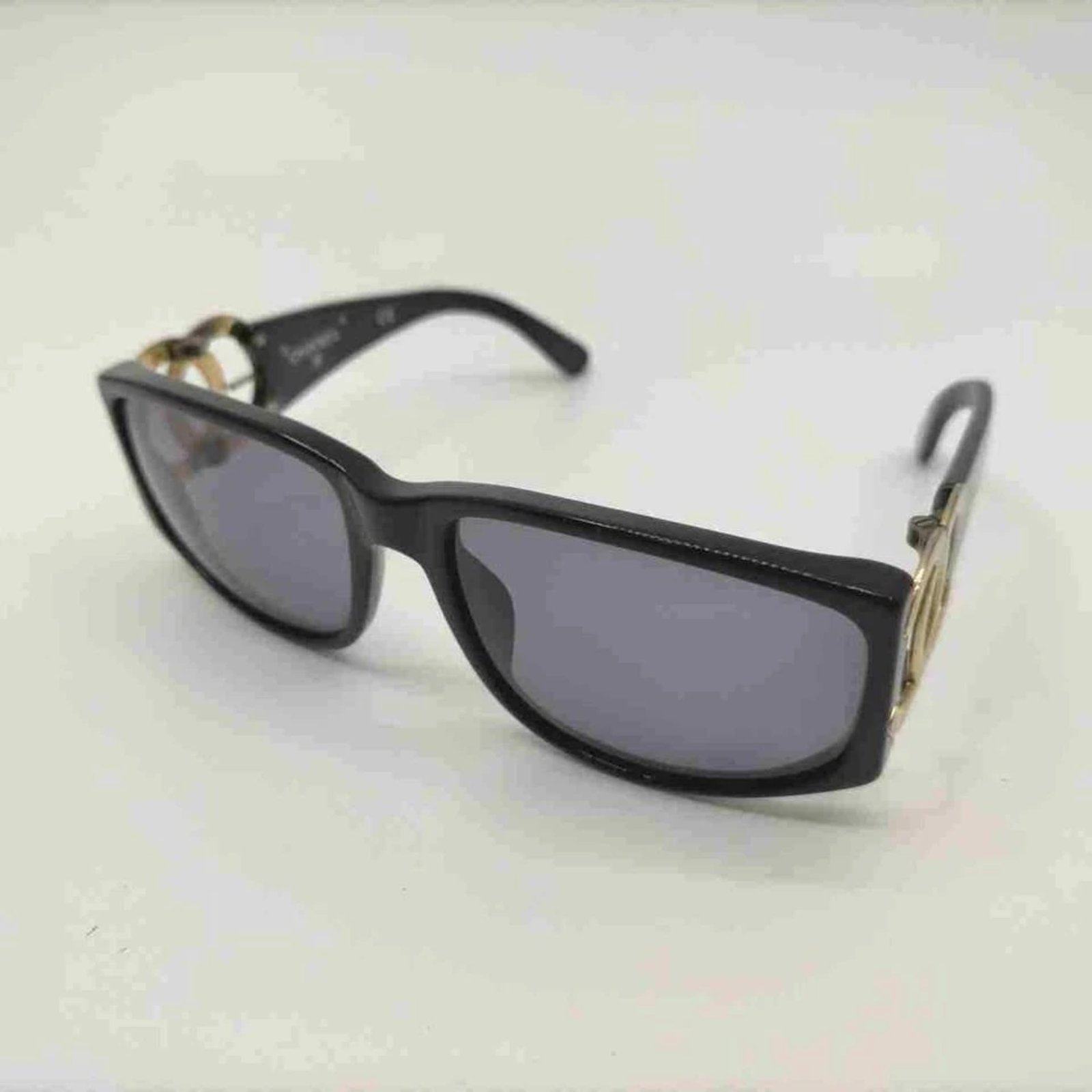 Chanel 94305 CC Sunglasses Black Plastic ref.293712 - Joli Closet