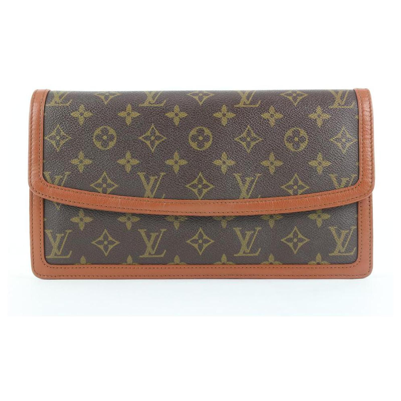 Louis Vuitton Box Bag Mallefleur | Seconda mano | Louis Vuitton Borse a  tracolla | Etoile Luxury Vintage