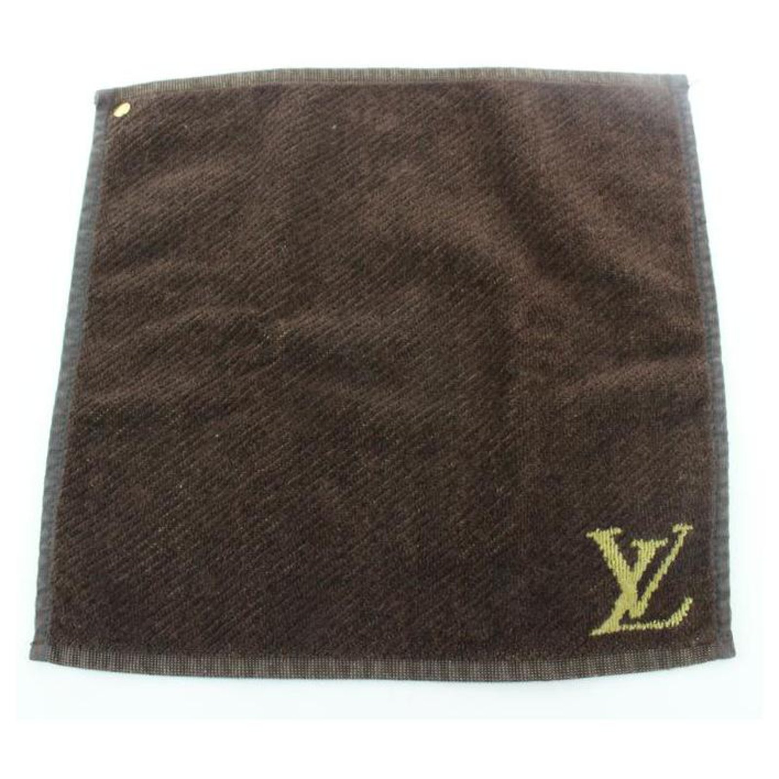 Louis Vuitton Brown Monogram LV Golf Hand Towel ref.297641 - Joli