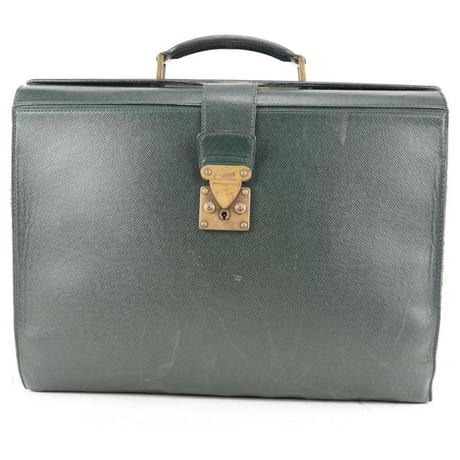 Louis Vuitton Porta Documenti Monogram | Le Chic