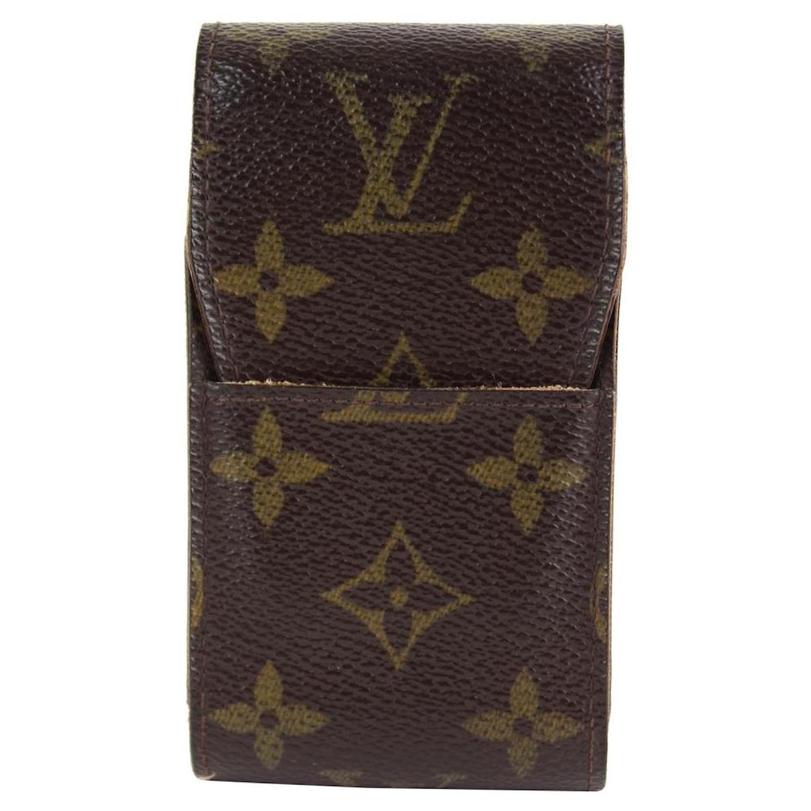 Louis Vuitton Porta cellulare o sigaretta Etui con monogramma ref.298610 -  Joli Closet
