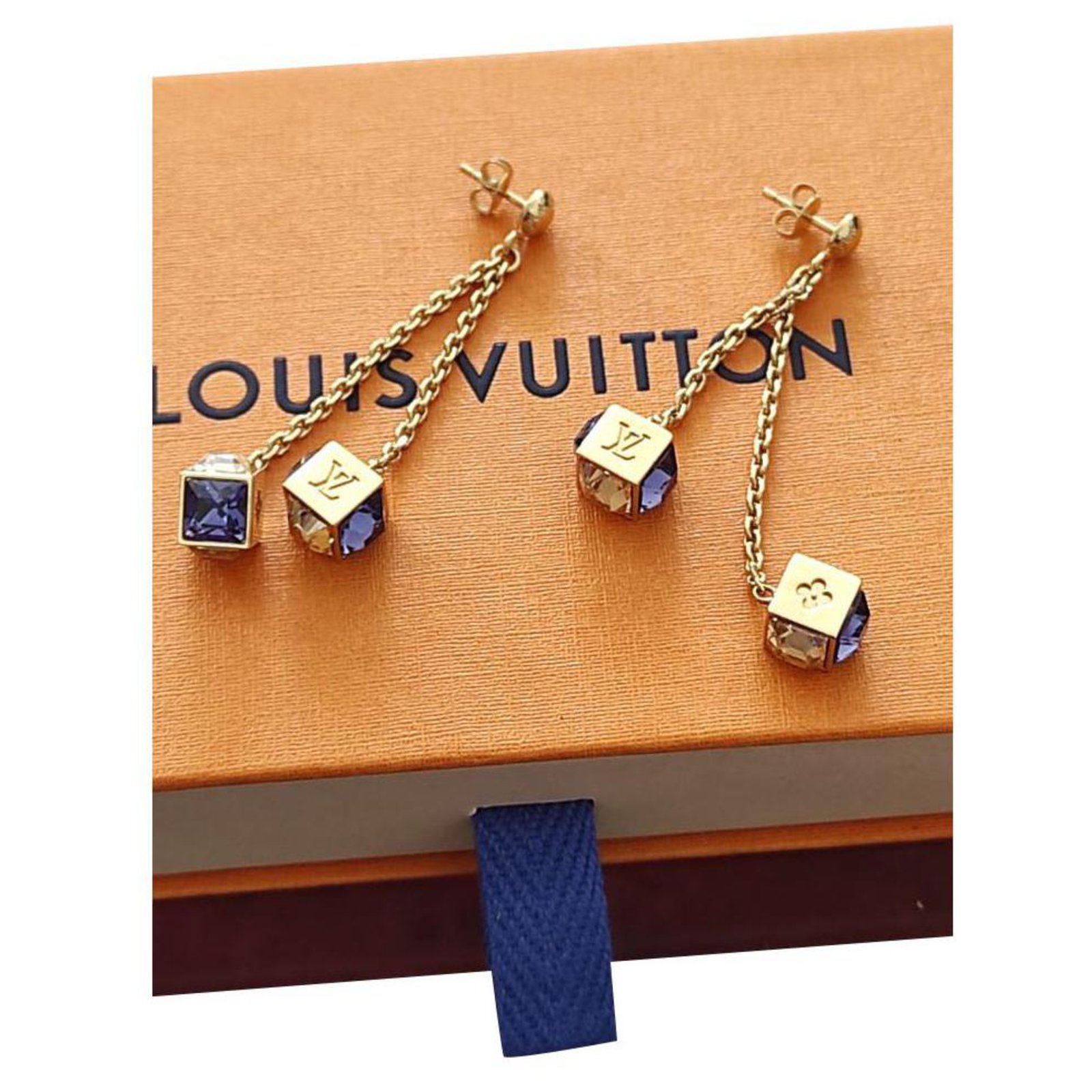 Louis Vuitton earrings with box and dustbag Golden Metal ref.300406 - Joli  Closet