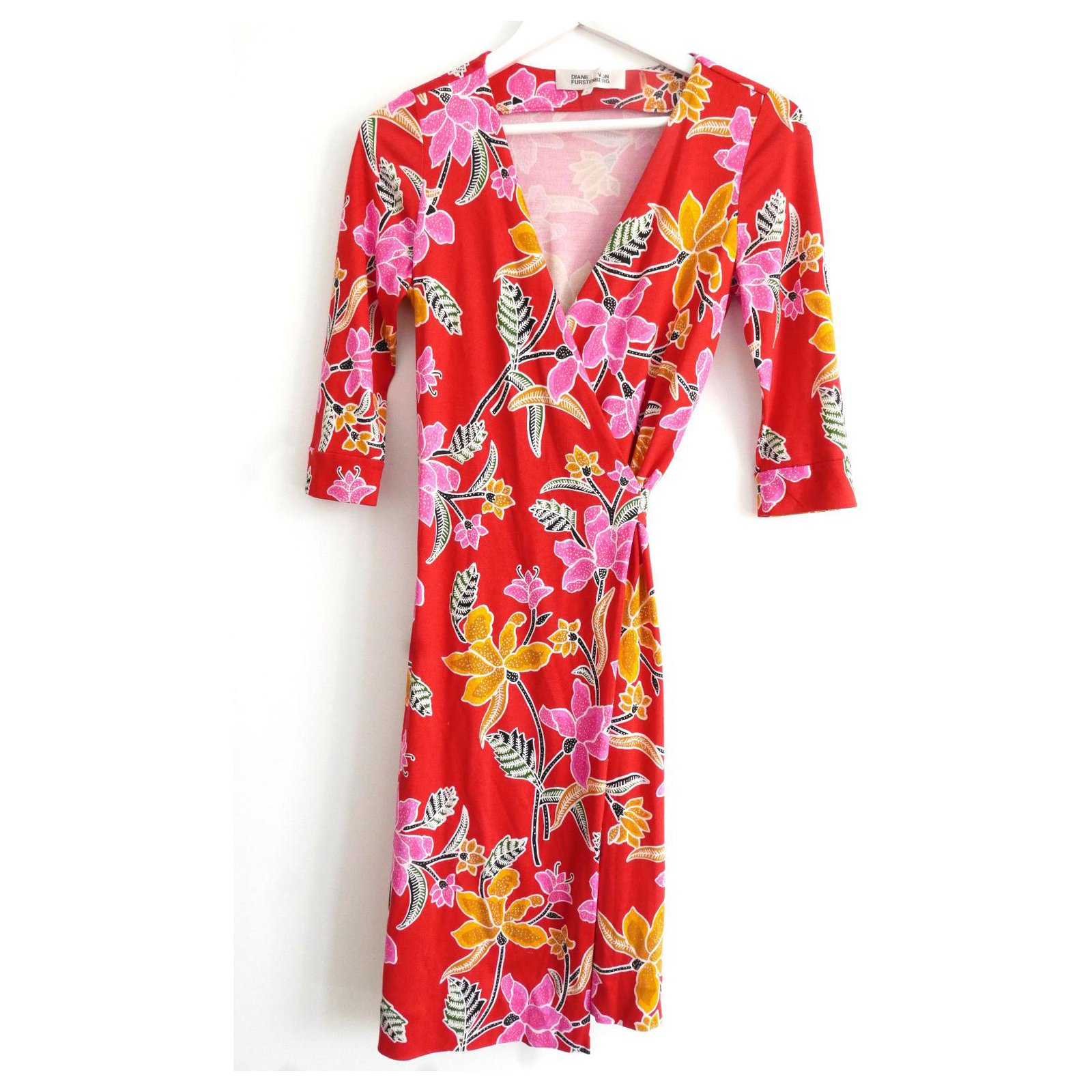 Diane Von Furstenberg Vestido cruzado de flores rojo Roja Seda  -  Joli Closet