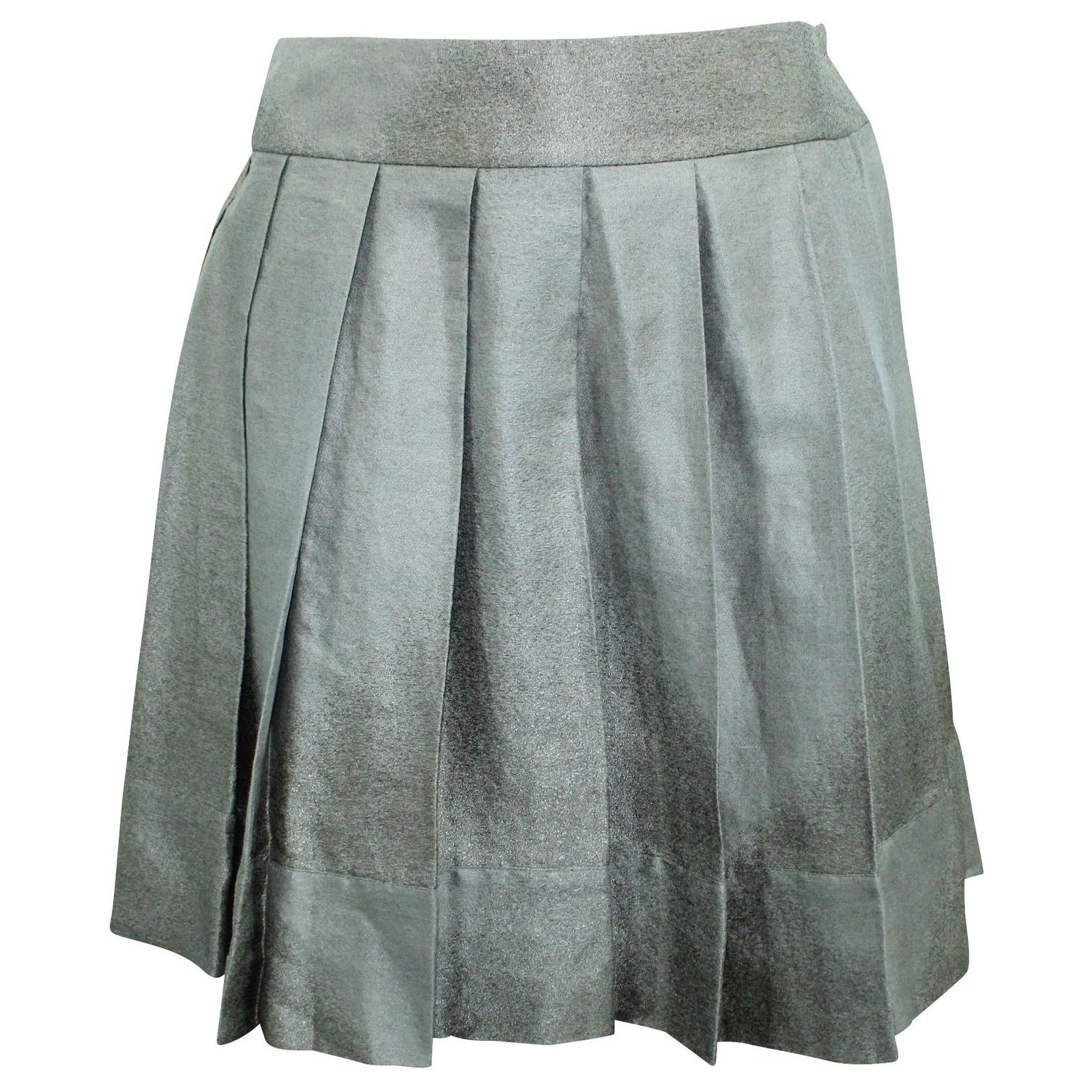 Metallic linen outlet skirt