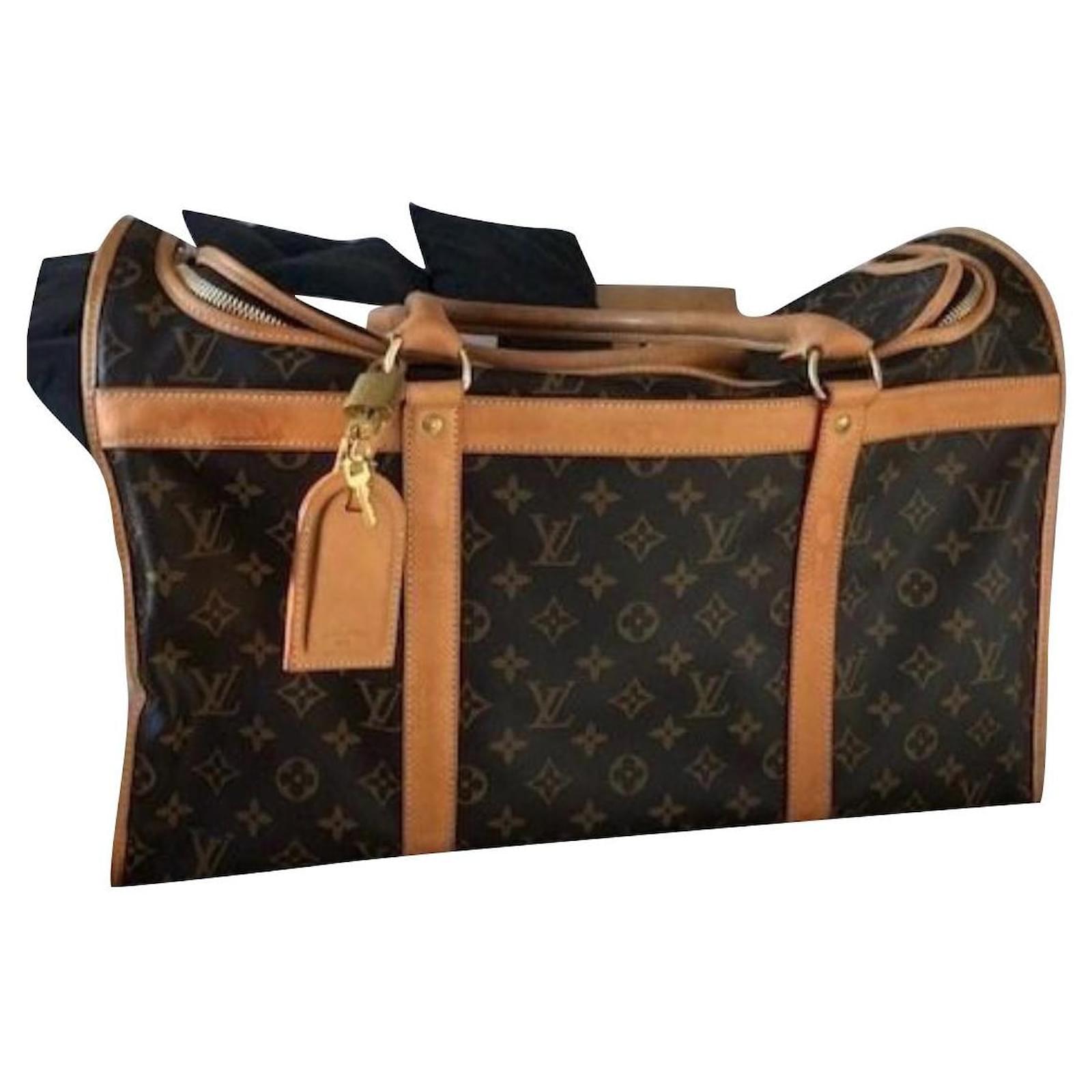 Louis Vuitton Animal transport bag Brown Leather ref.320023 Joli Closet