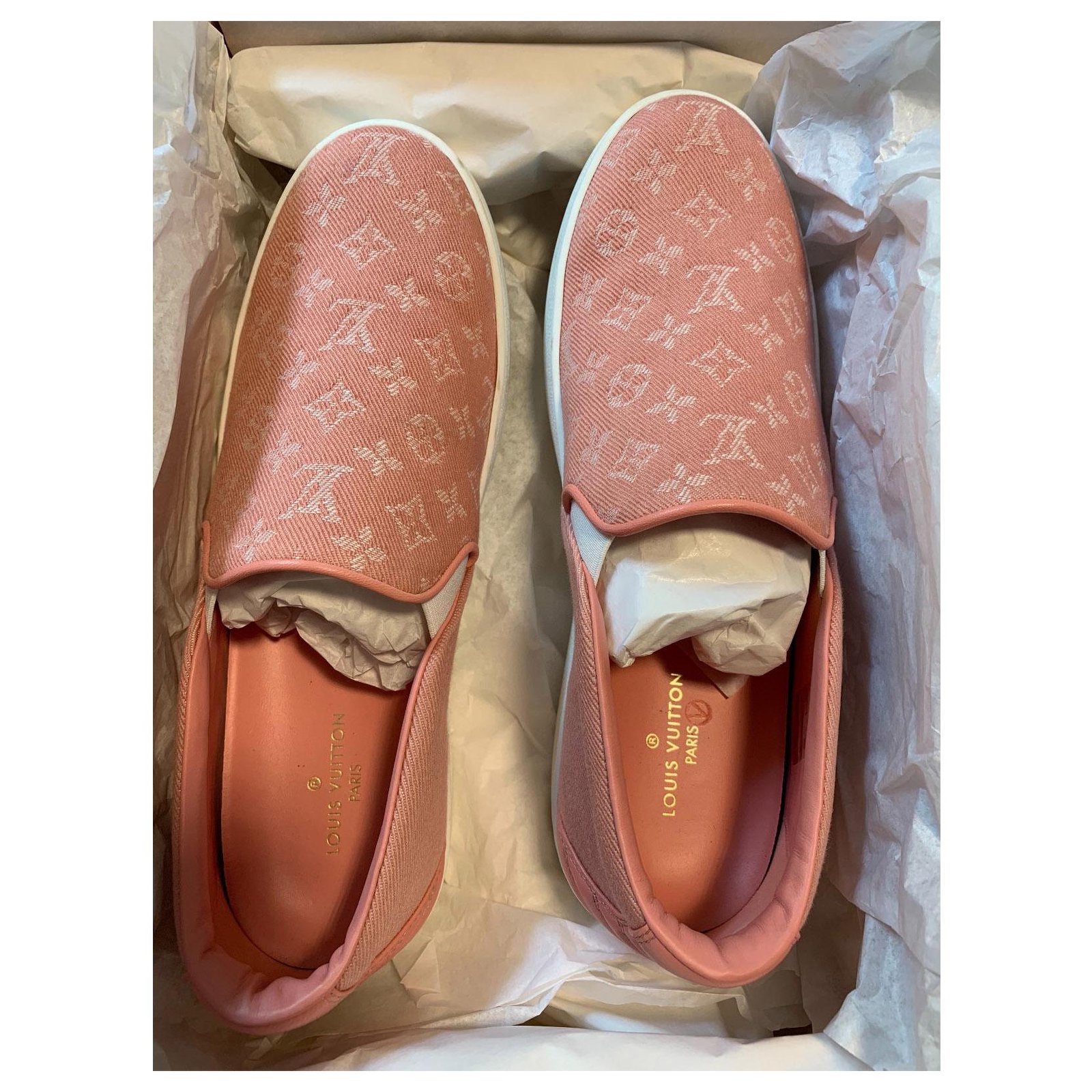 Chaussures basses Louis Vuitton Tissu Rose ref.323495 - Joli Closet